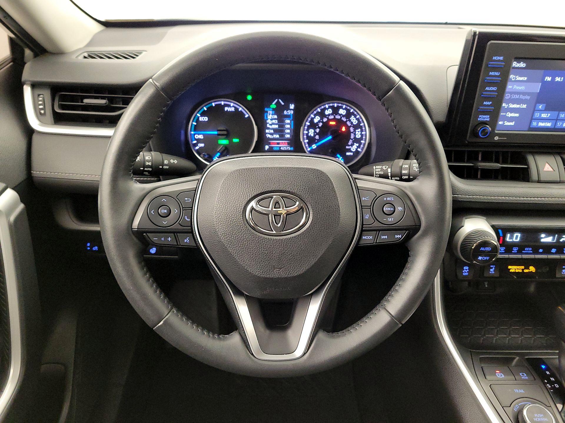 Thumbnail: 2021 Toyota RAV4 - 10