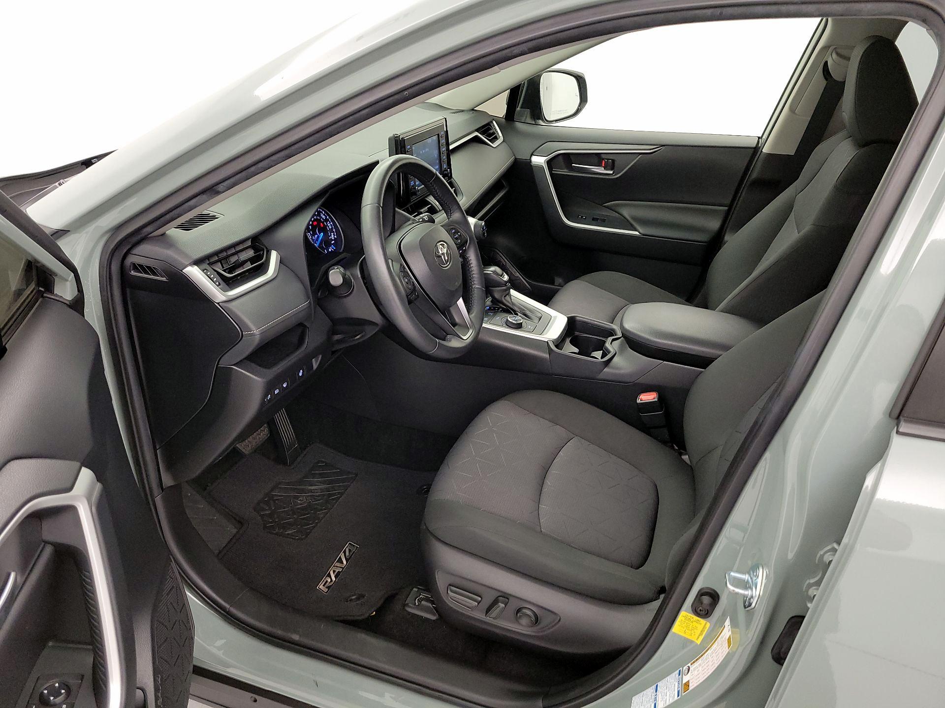 Thumbnail: 2021 Toyota RAV4 - 11