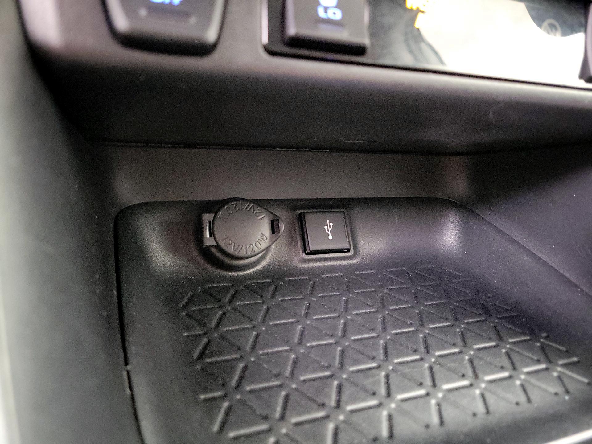 Thumbnail: 2021 Toyota RAV4 - 18