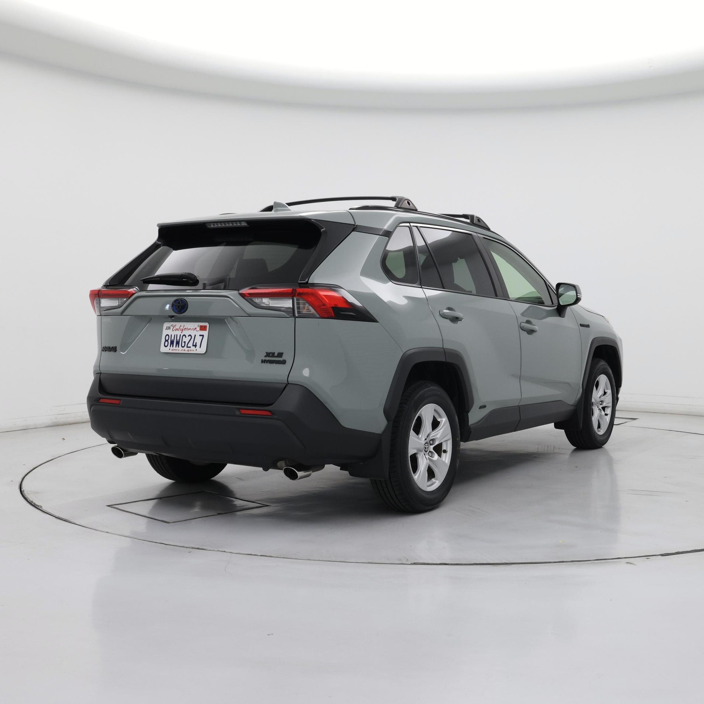 Thumbnail: 2021 Toyota RAV4 - 8