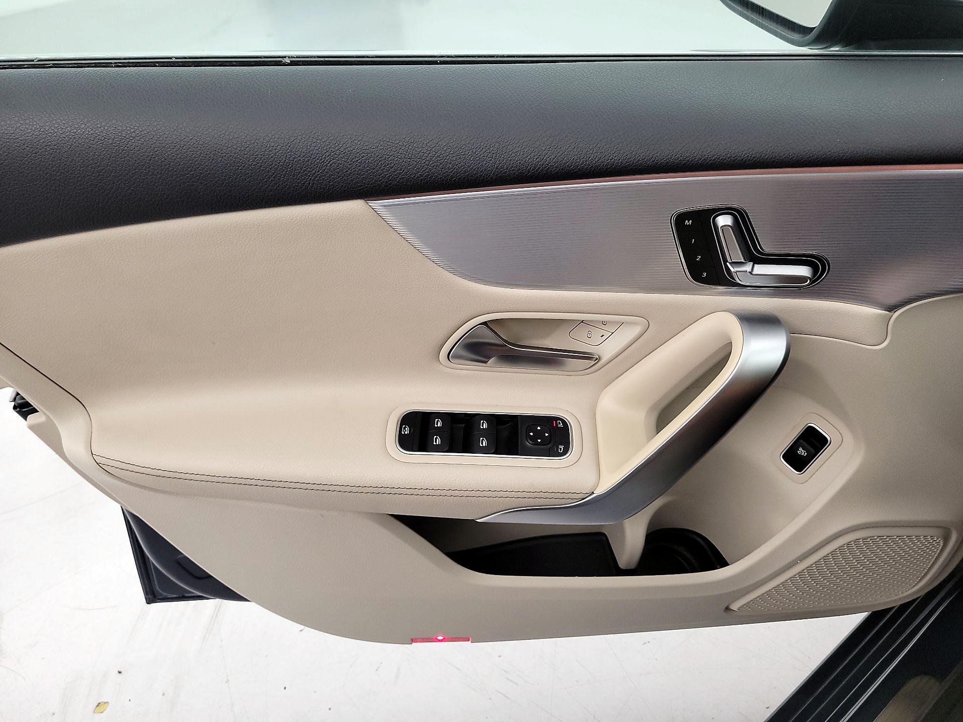 Thumbnail: 2019 Mercedes-Benz A-Class - 12