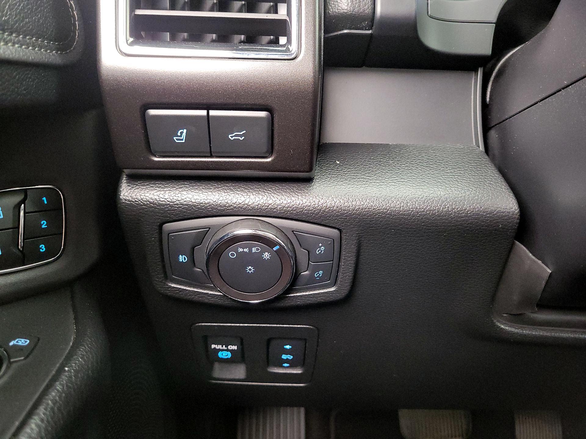 Thumbnail: 2019 Ford Expedition - 13