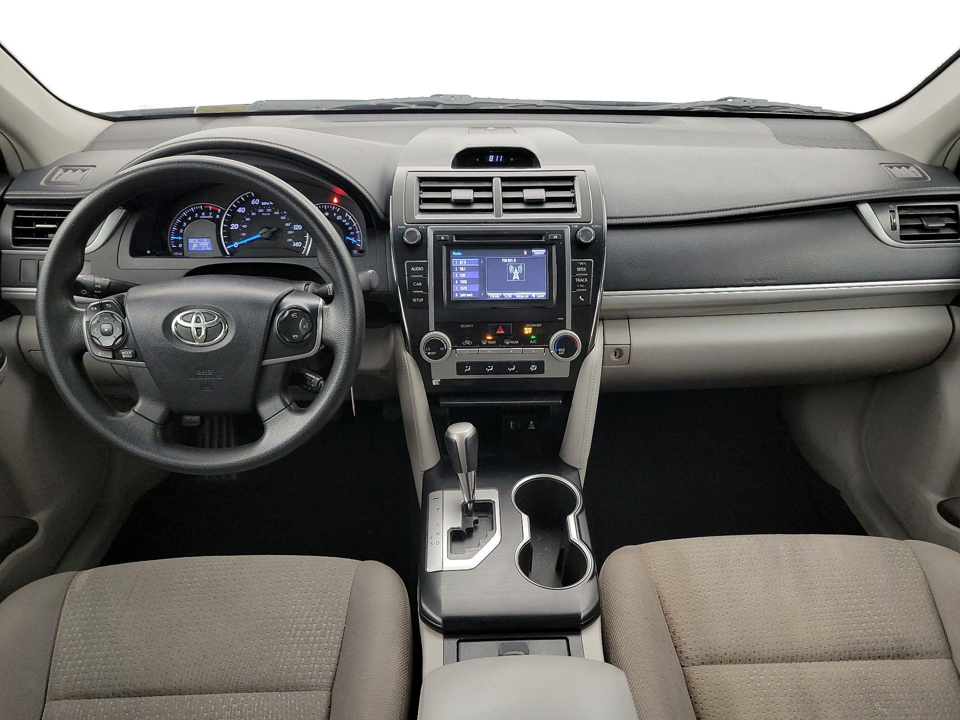 Thumbnail: 2014 Toyota Camry - 9