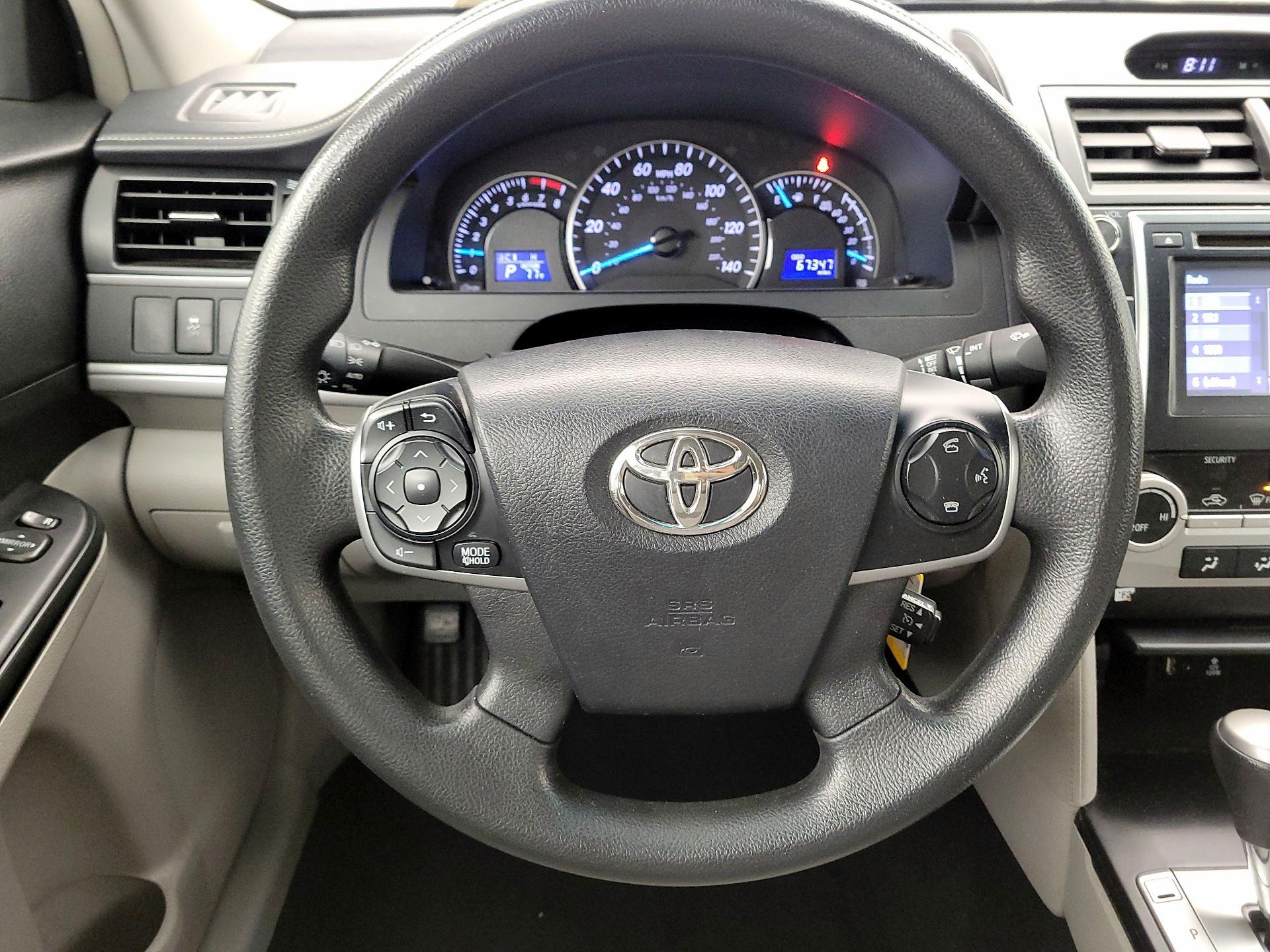 Thumbnail: 2014 Toyota Camry - 10