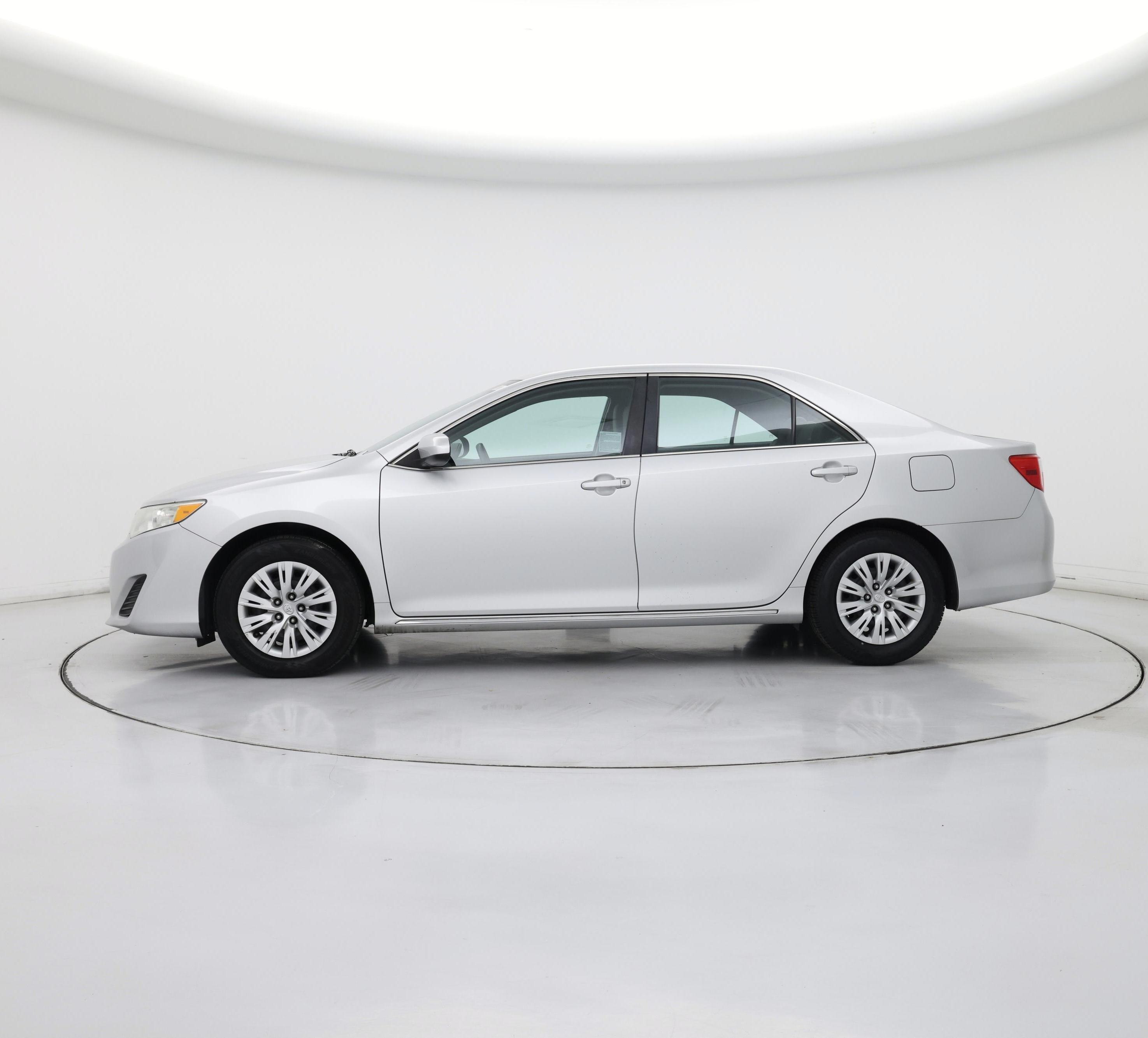 Thumbnail: 2014 Toyota Camry - 3