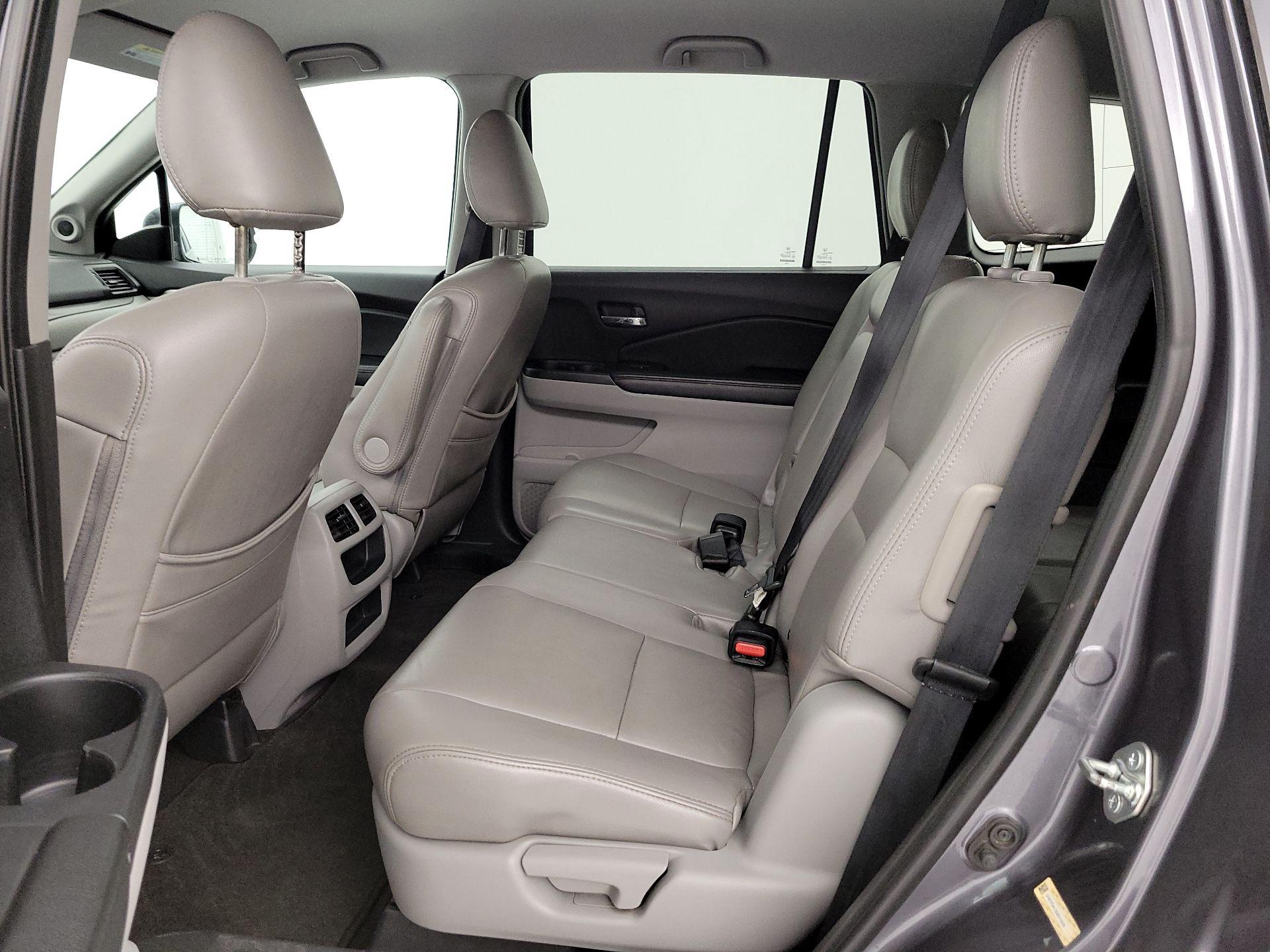 Thumbnail: 2016 Honda Pilot - 18