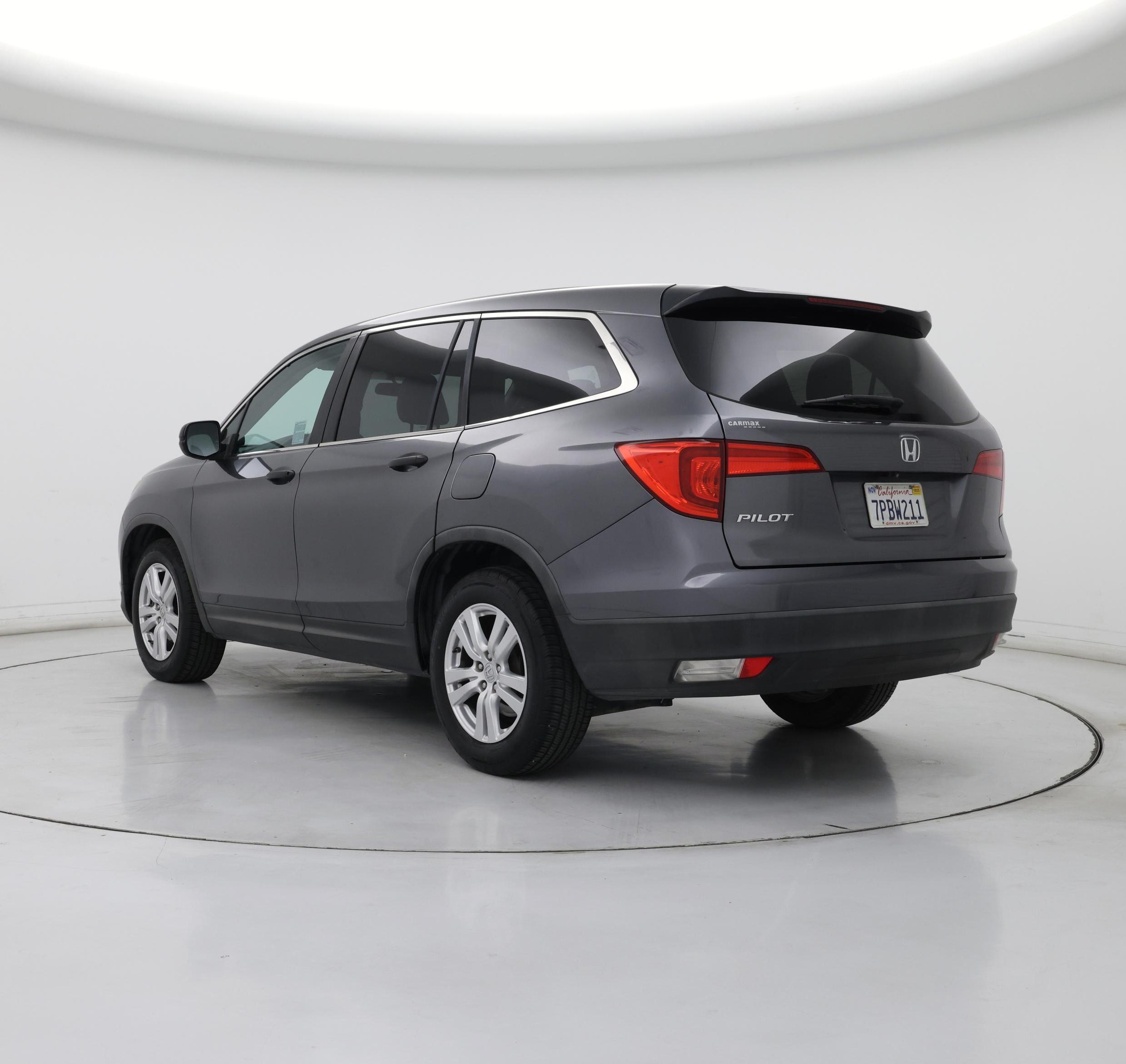 Thumbnail: 2016 Honda Pilot - 2