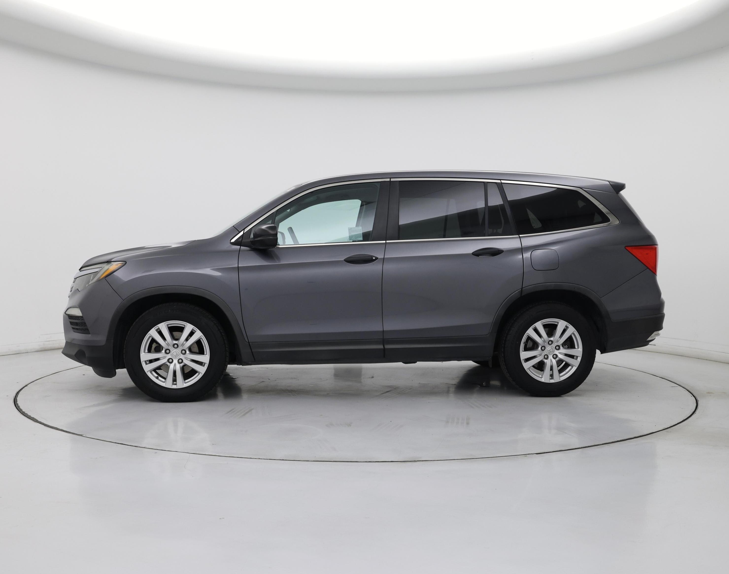 Thumbnail: 2016 Honda Pilot - 3