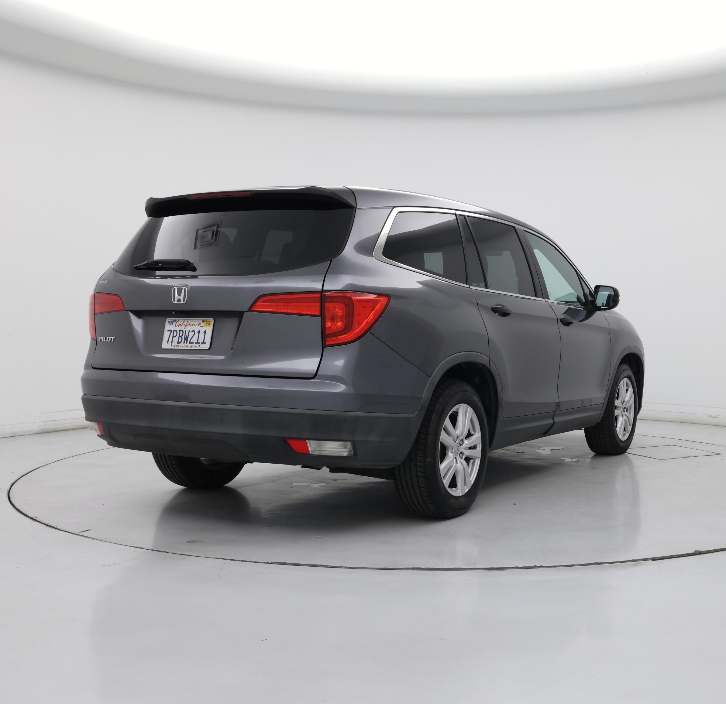 Thumbnail: 2016 Honda Pilot - 8
