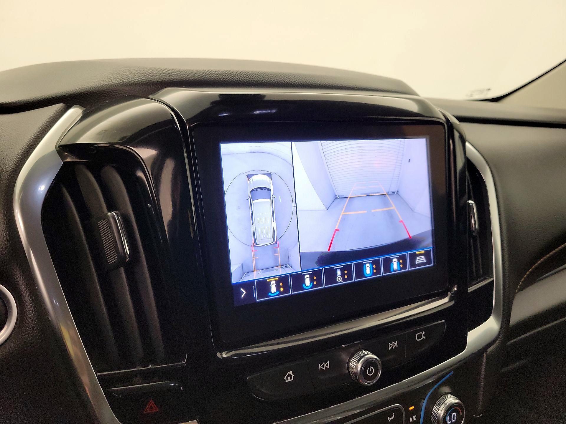 Thumbnail: 2020 Chevrolet Traverse - 14