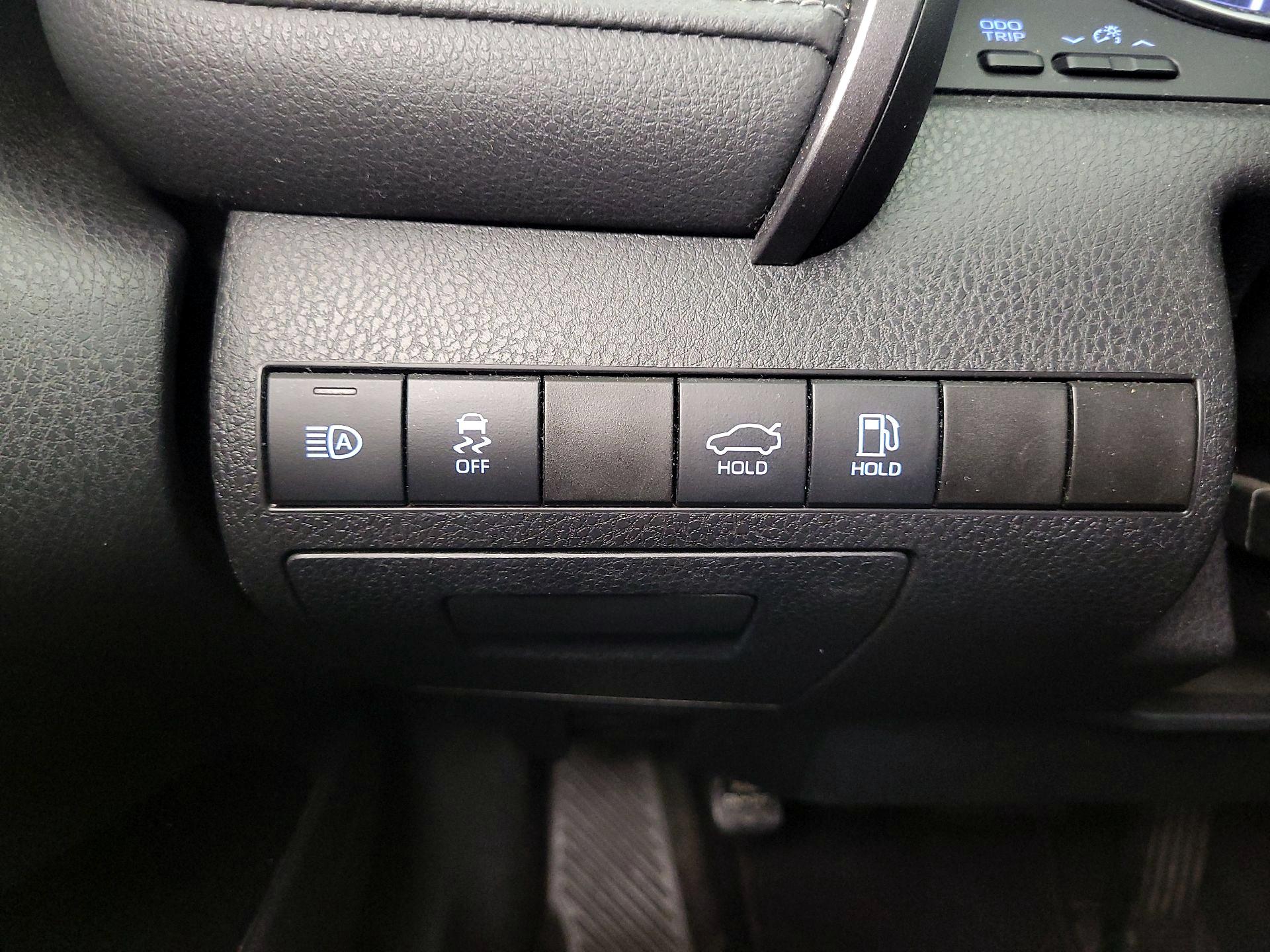 Thumbnail: 2019 Toyota Camry - 13