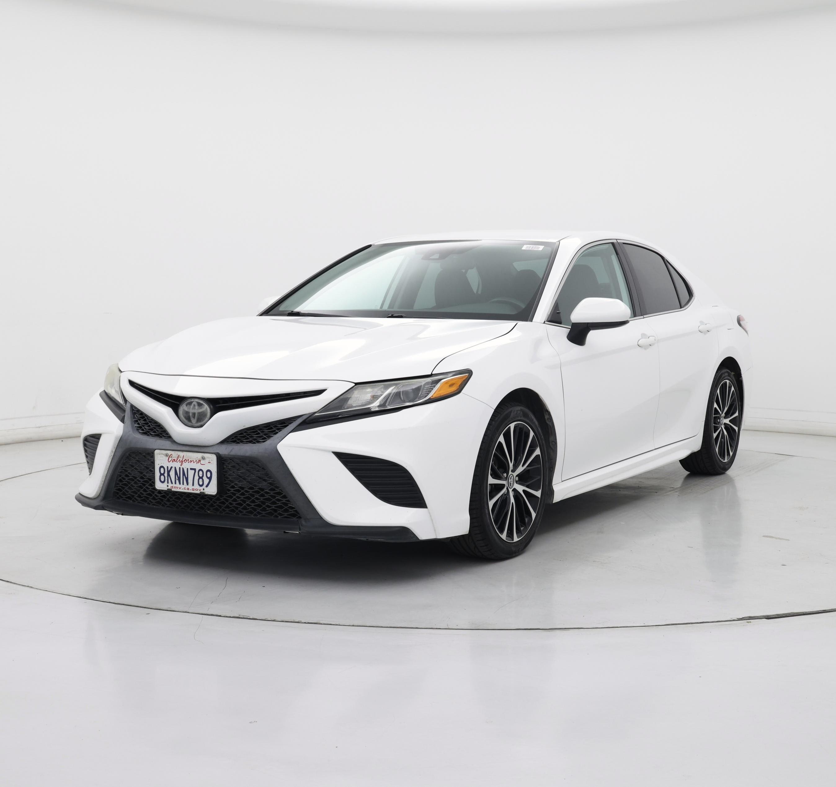 Thumbnail: 2019 Toyota Camry - 4
