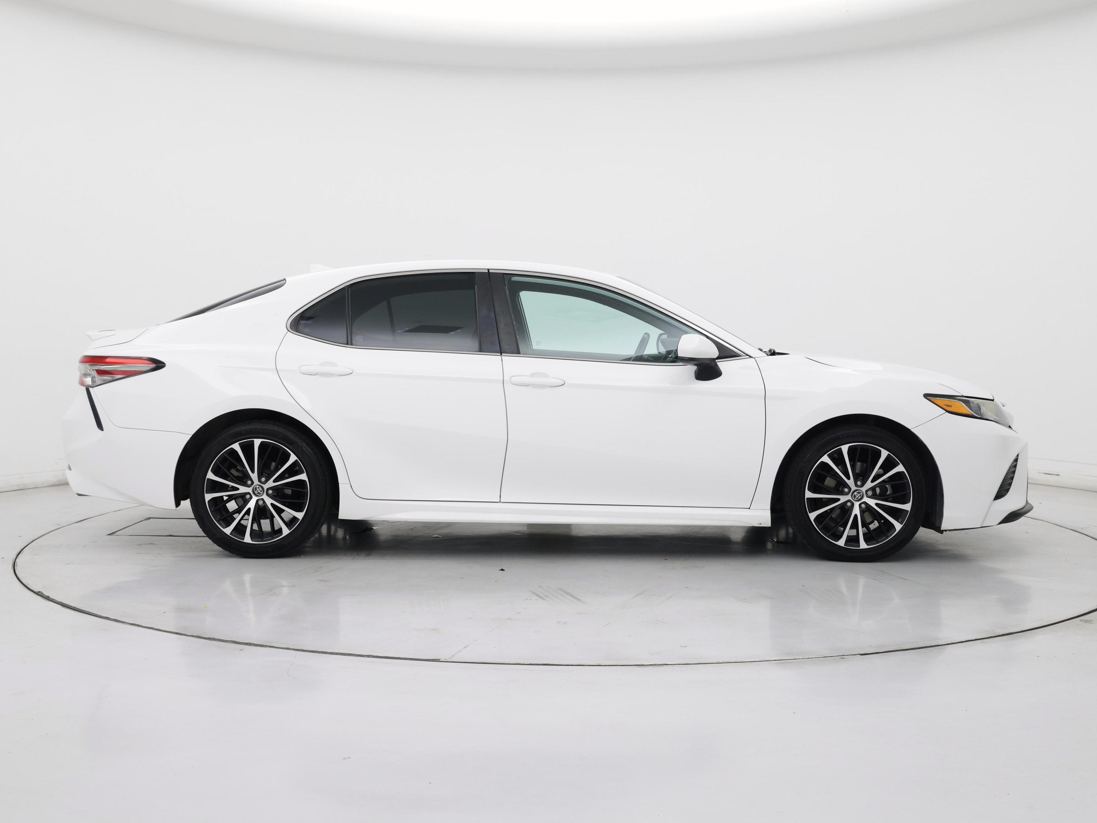 Thumbnail: 2019 Toyota Camry - 7