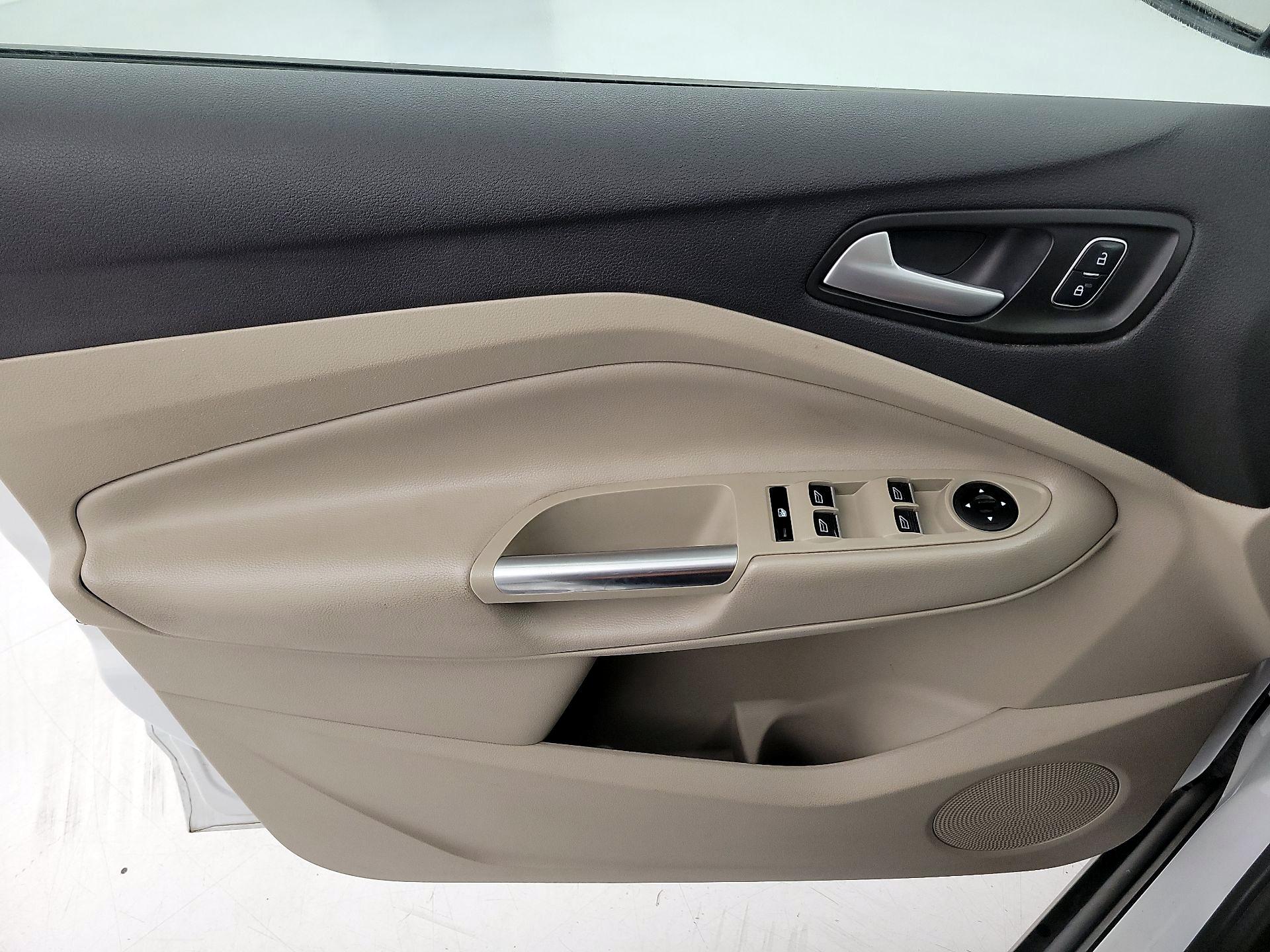 Thumbnail: 2017 Ford C-Max - 12