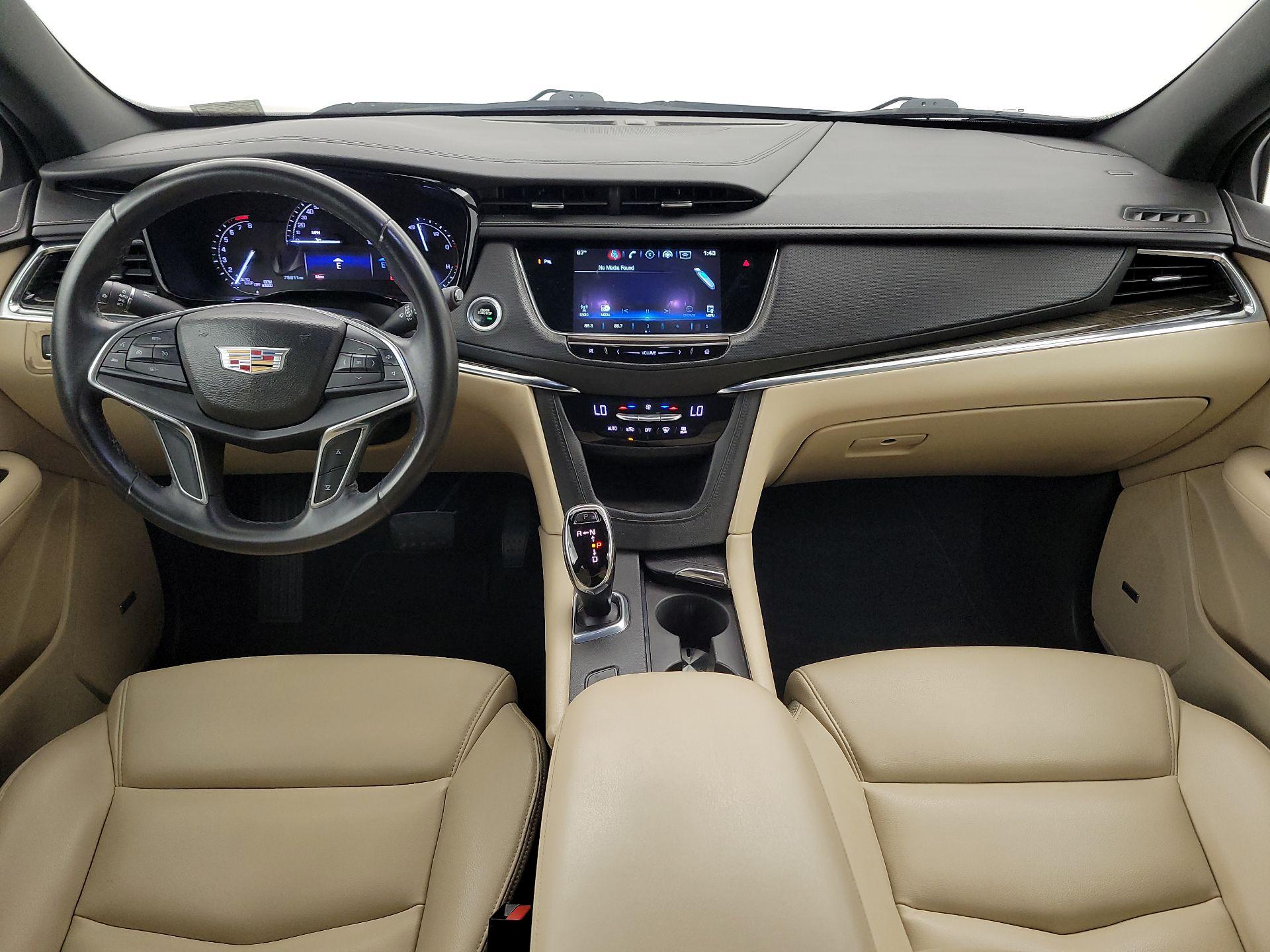 Thumbnail: 2017 Cadillac XT5 - 9