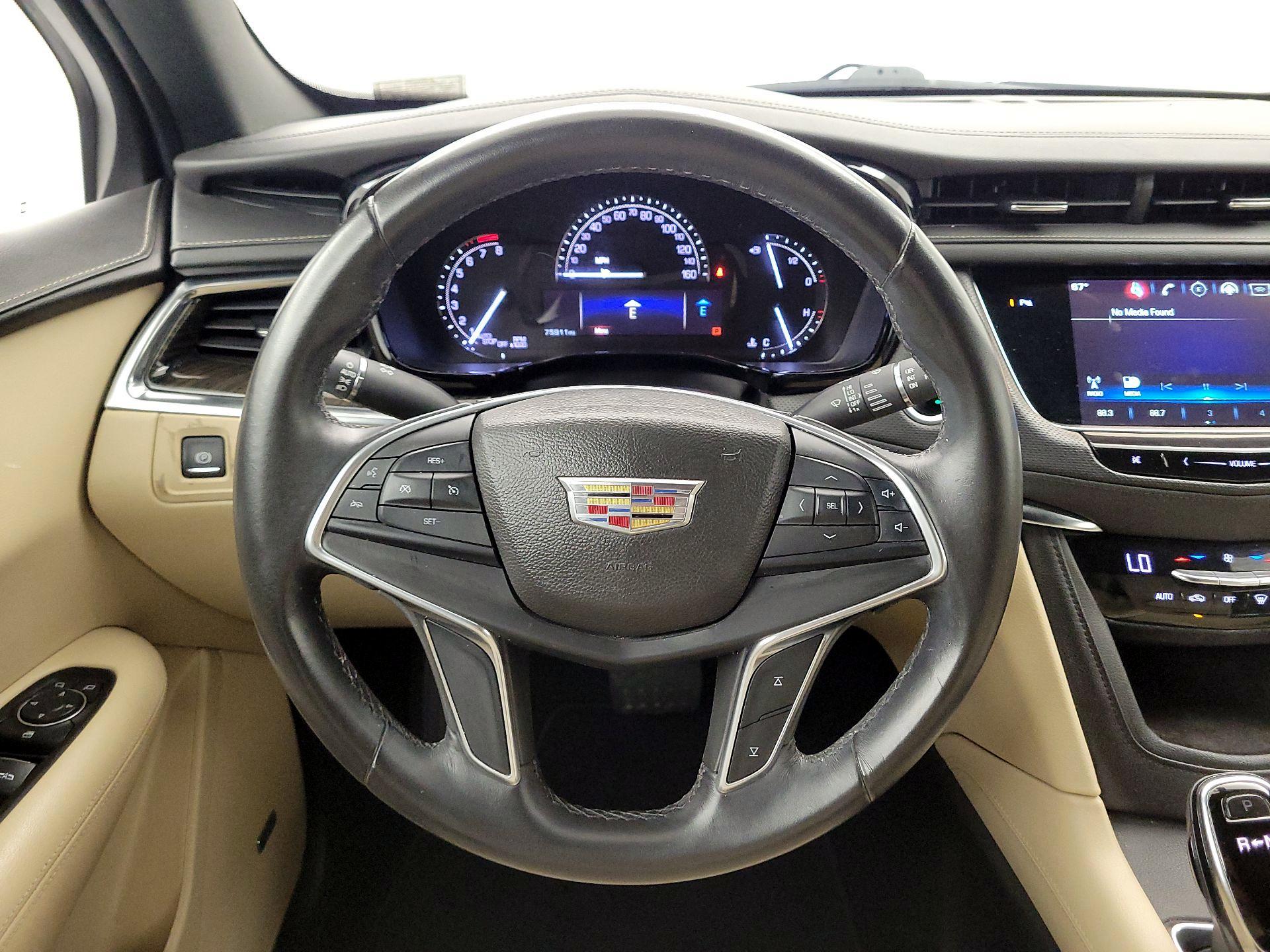 Thumbnail: 2017 Cadillac XT5 - 10