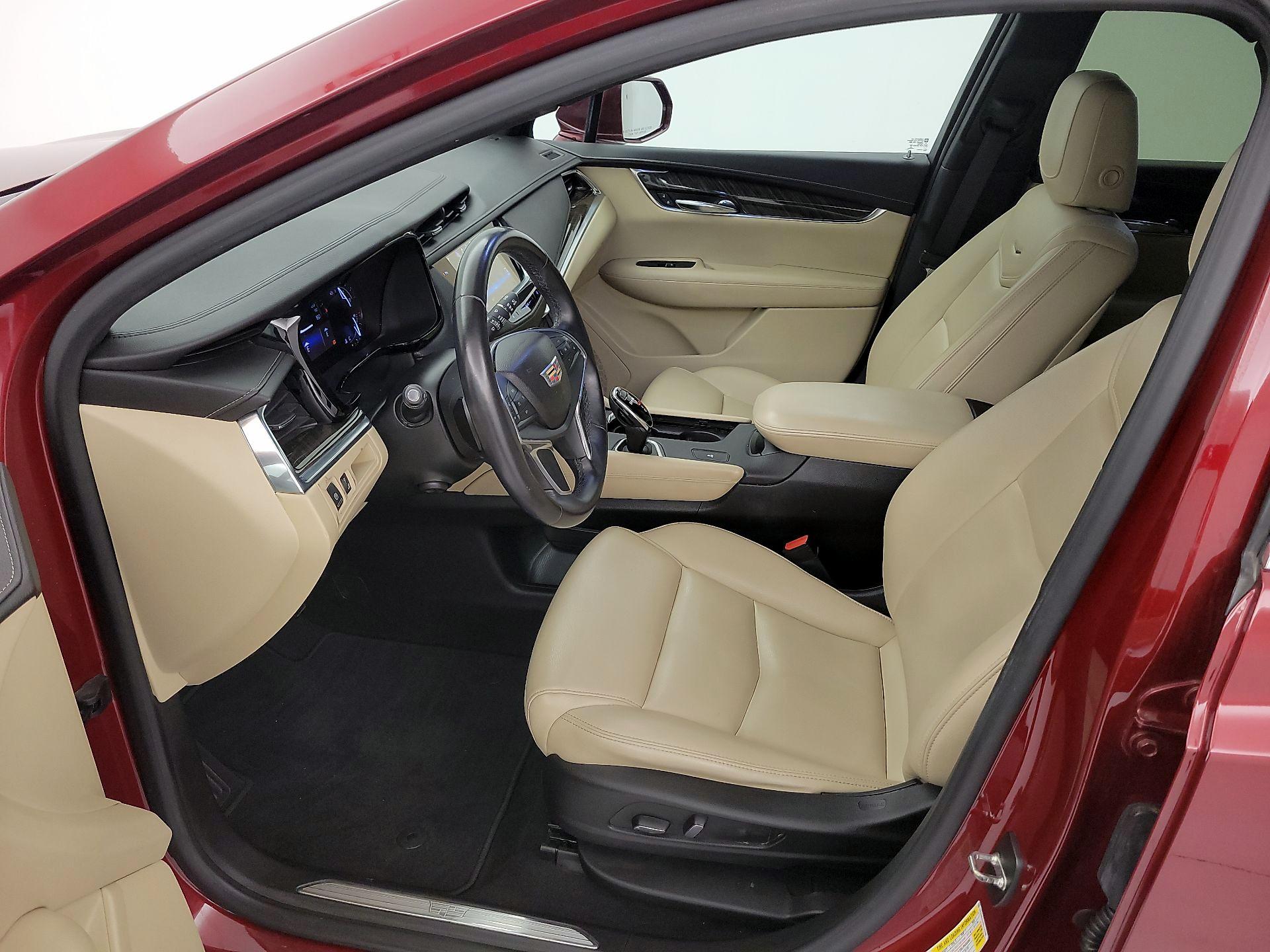 Thumbnail: 2017 Cadillac XT5 - 11
