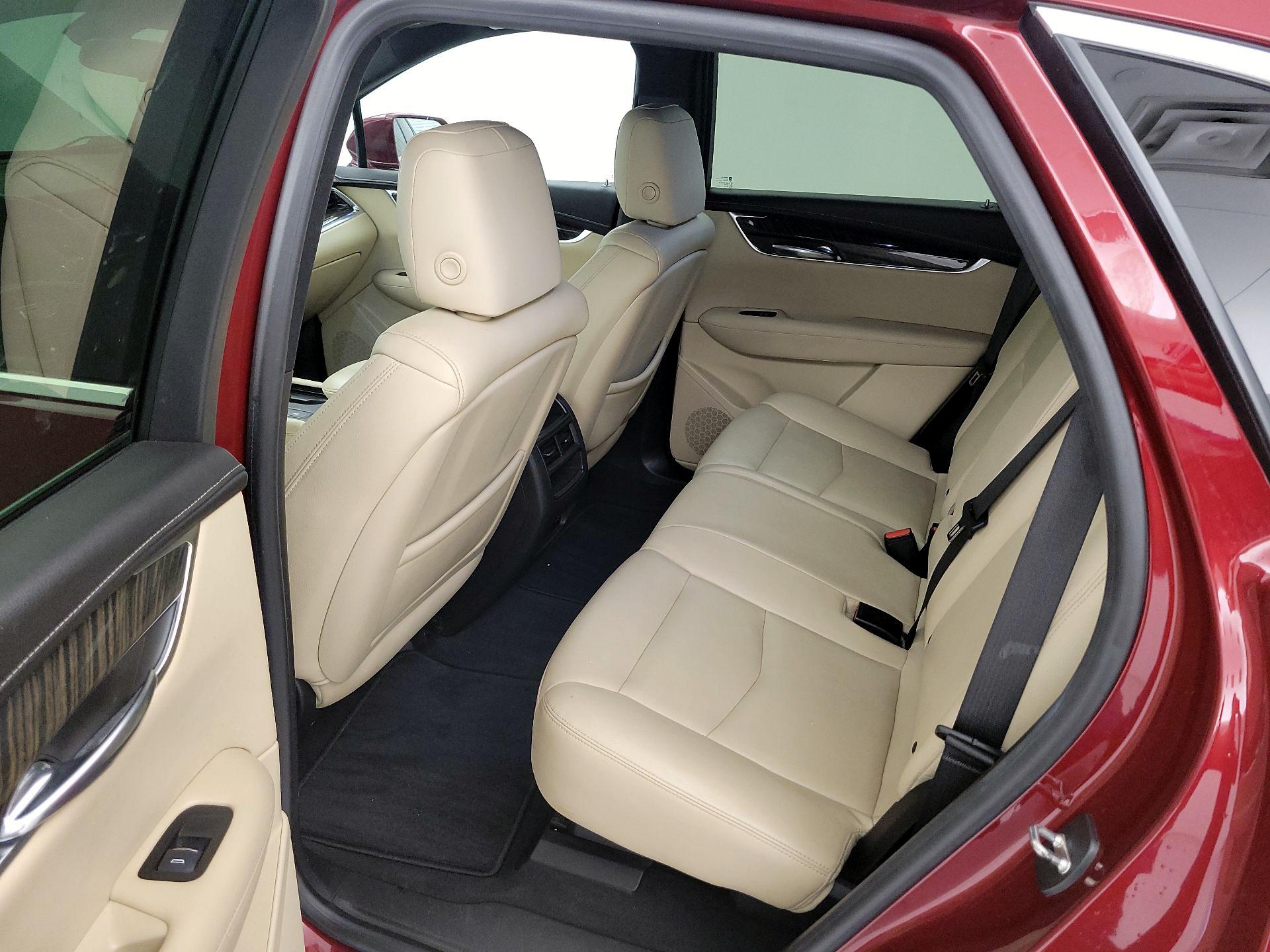 Thumbnail: 2017 Cadillac XT5 - 19