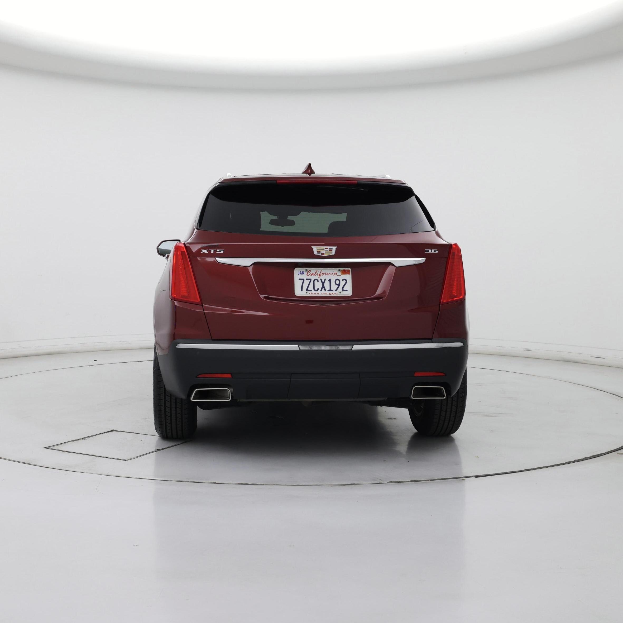 Thumbnail: 2017 Cadillac XT5 - 6