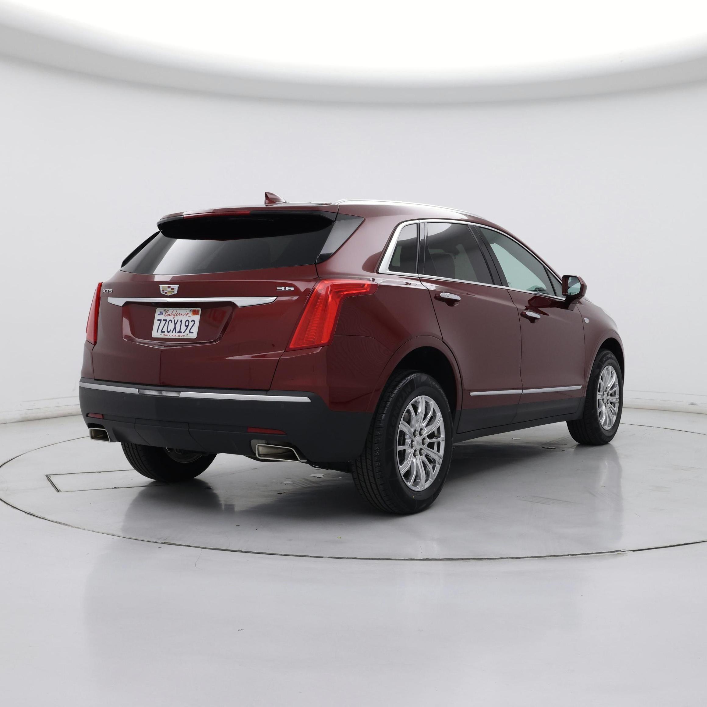 Thumbnail: 2017 Cadillac XT5 - 8