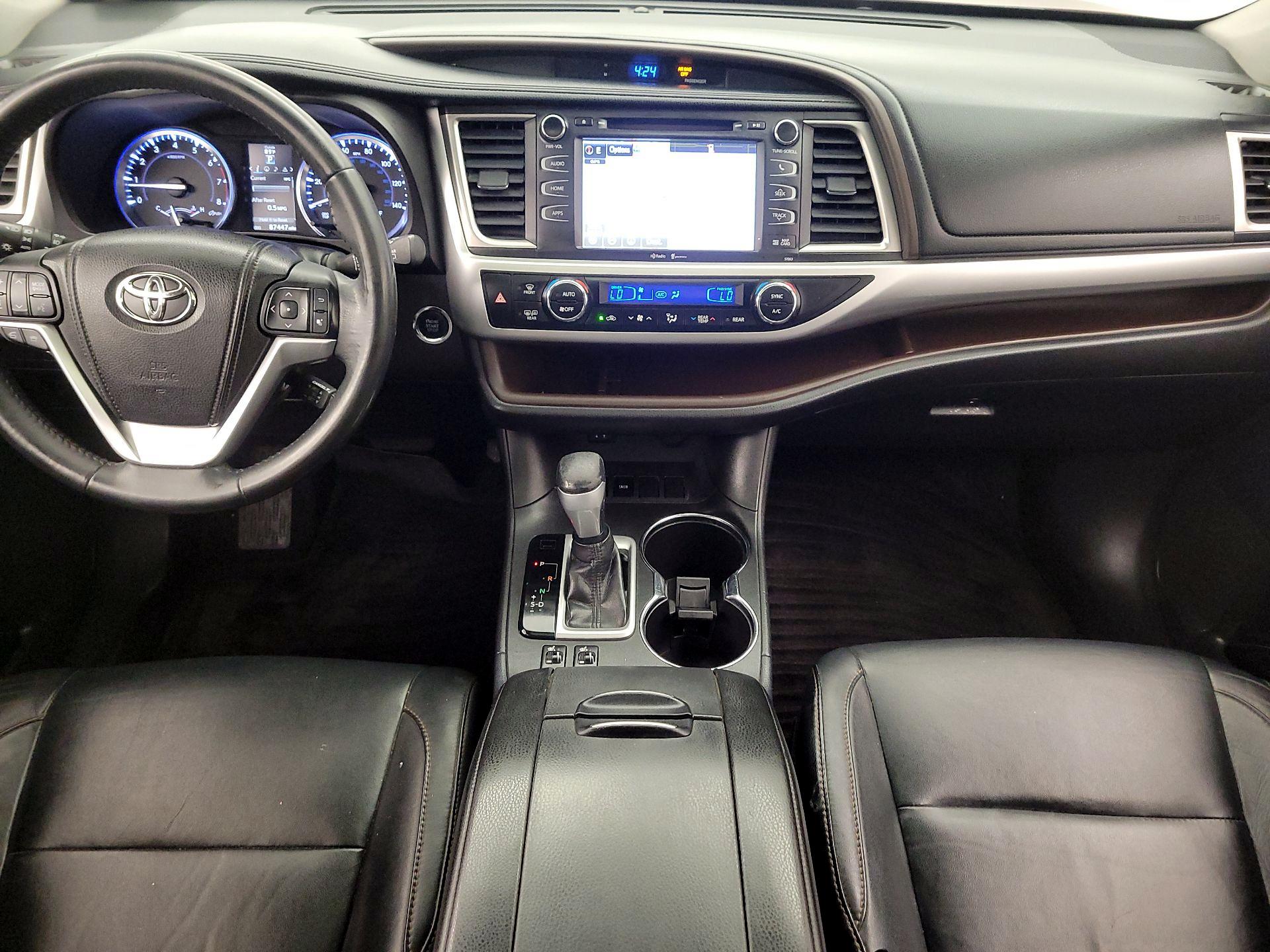 Thumbnail: 2015 Toyota Highlander - 9