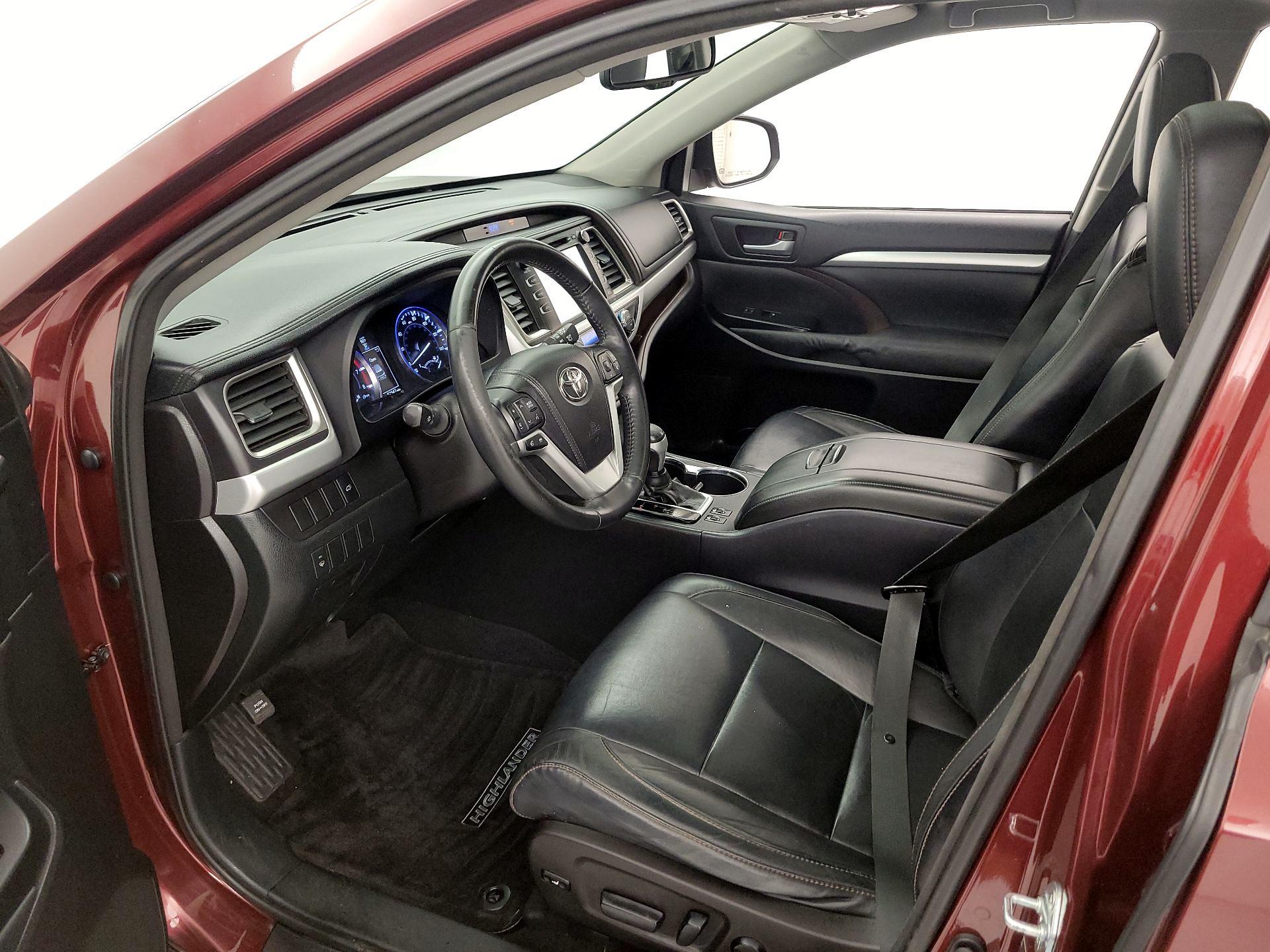 Thumbnail: 2015 Toyota Highlander - 11