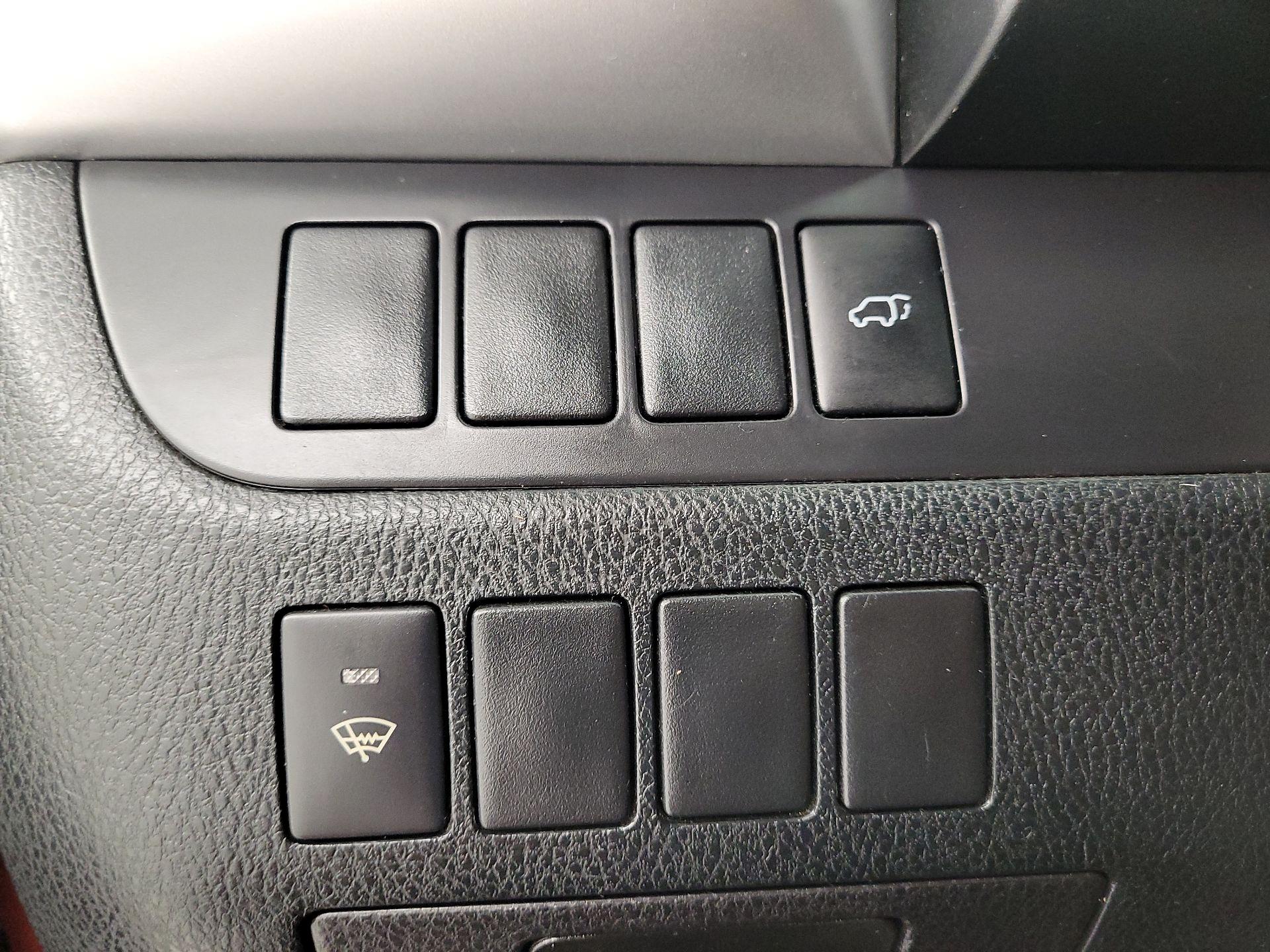 Thumbnail: 2015 Toyota Highlander - 13