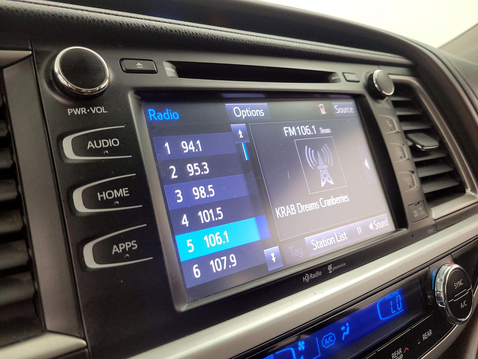 Thumbnail: 2015 Toyota Highlander - 16