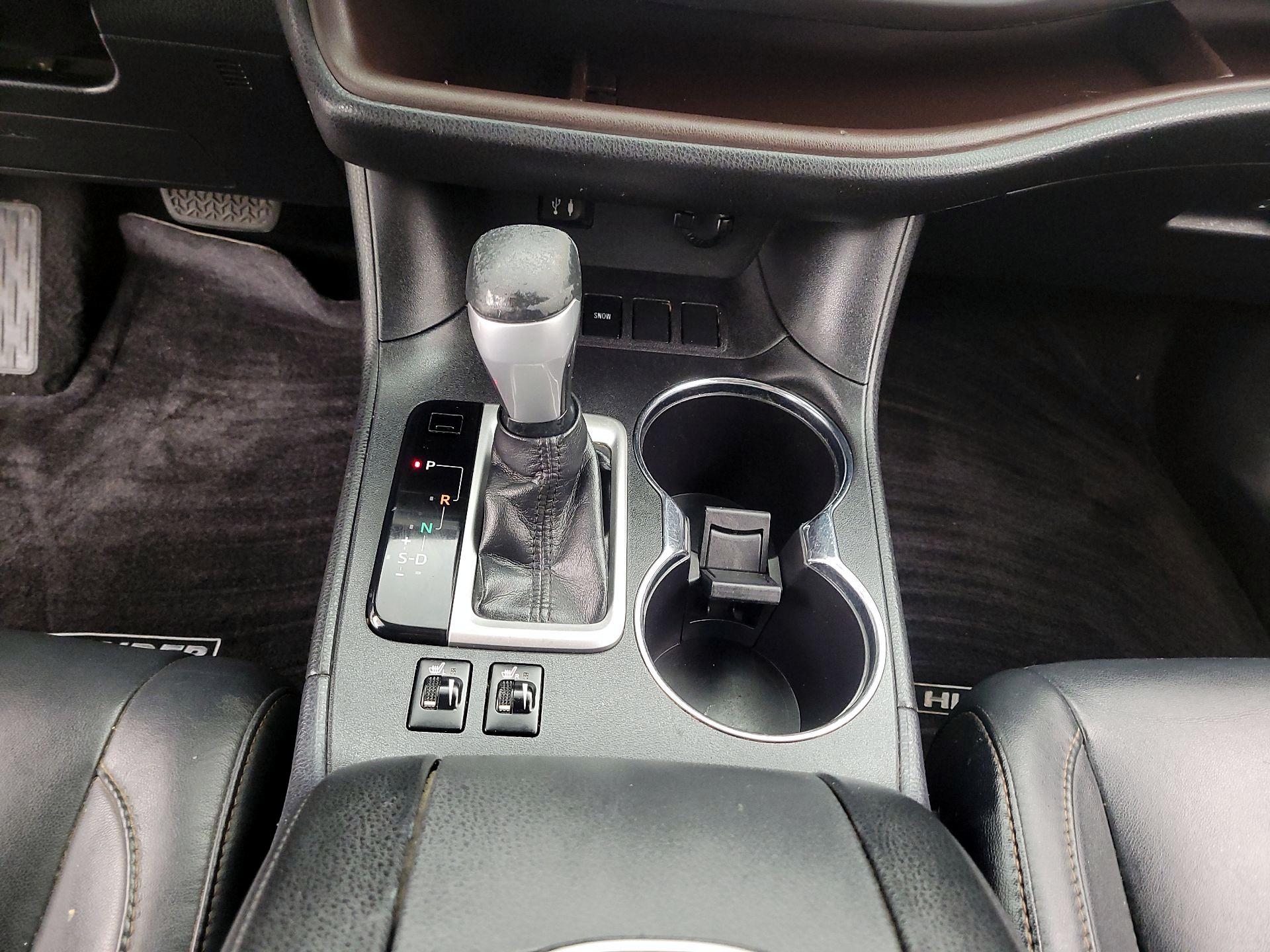 Thumbnail: 2015 Toyota Highlander - 18