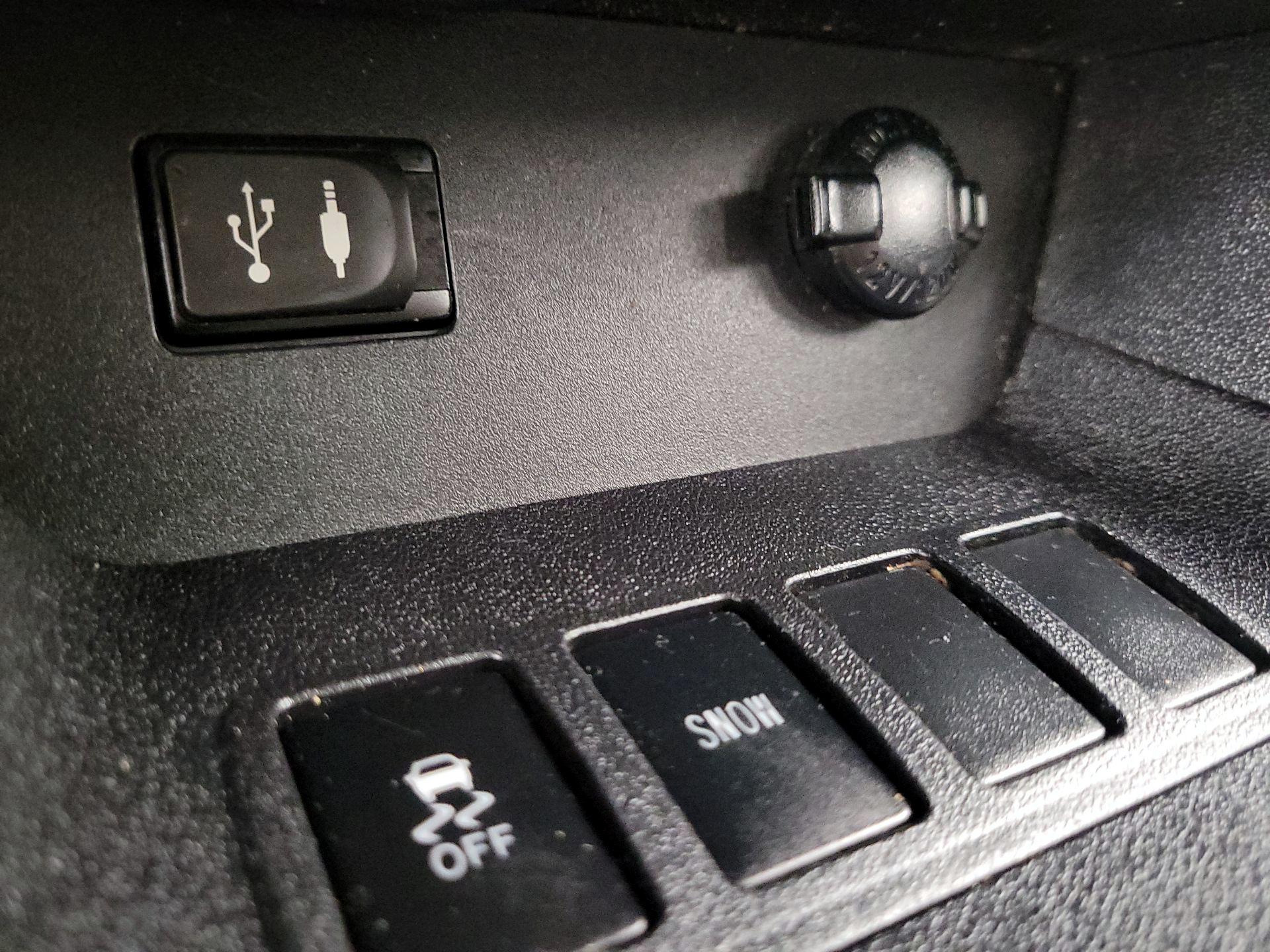 Thumbnail: 2015 Toyota Highlander - 19