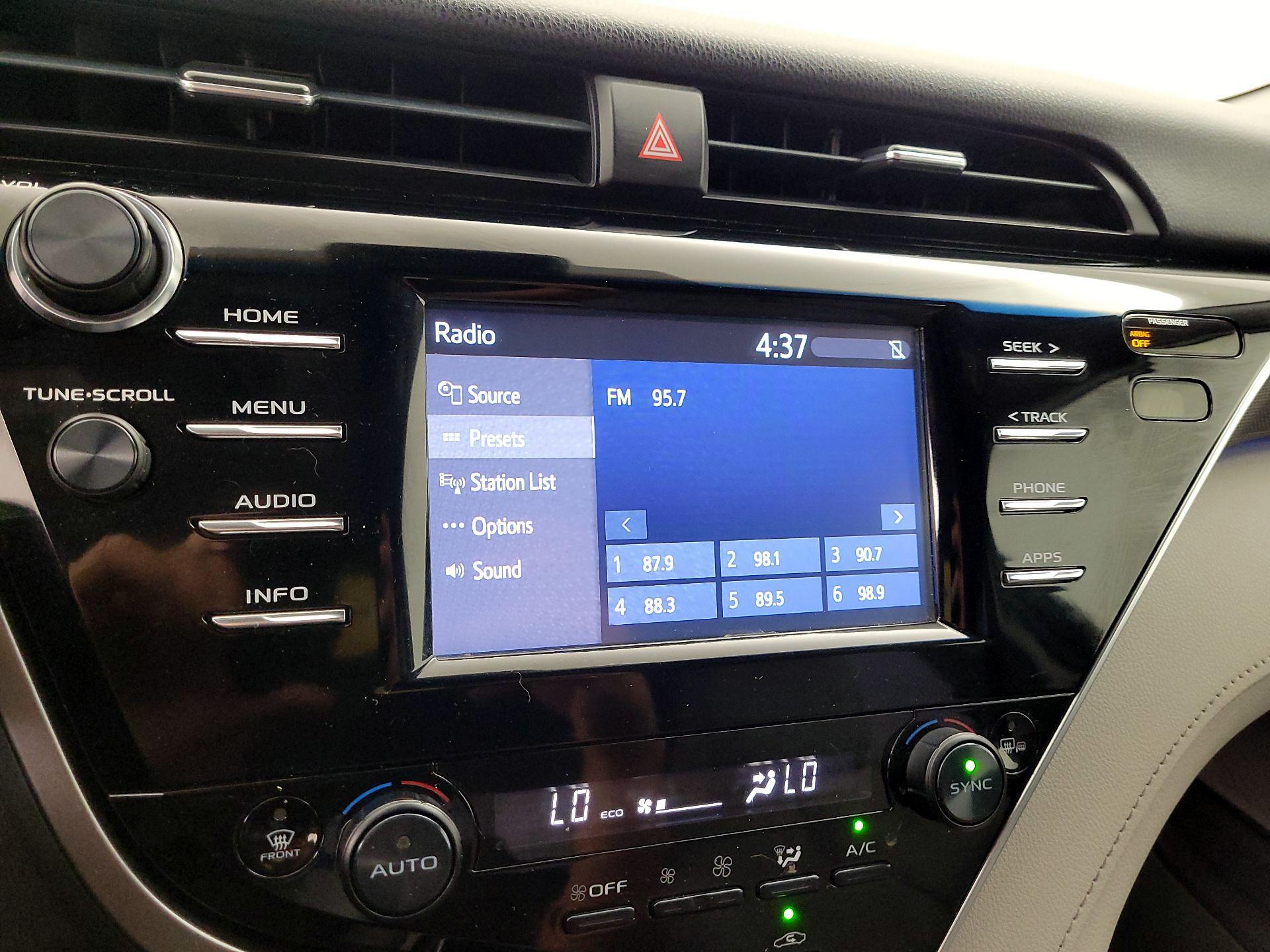 Thumbnail: 2018 Toyota Camry - 15