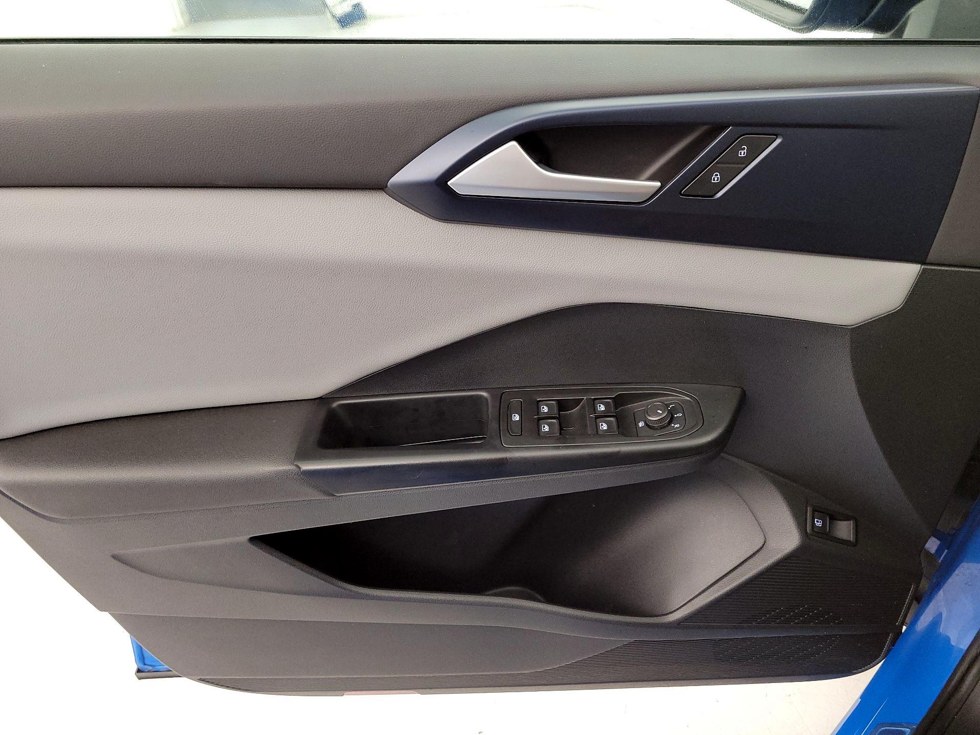 Thumbnail: 2022 Volkswagen Taos - 12