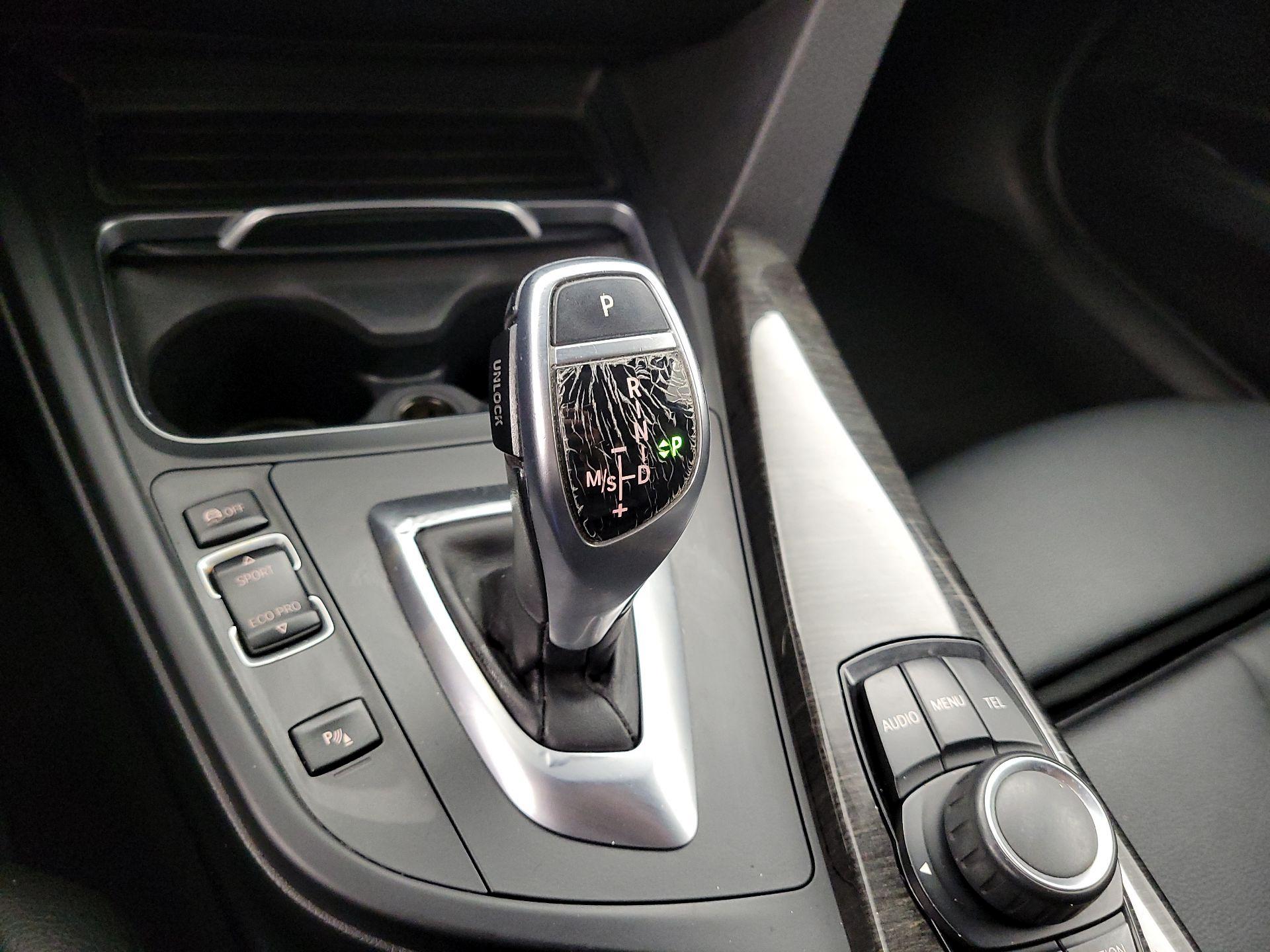 Thumbnail: 2016 BMW 3 Series - 17