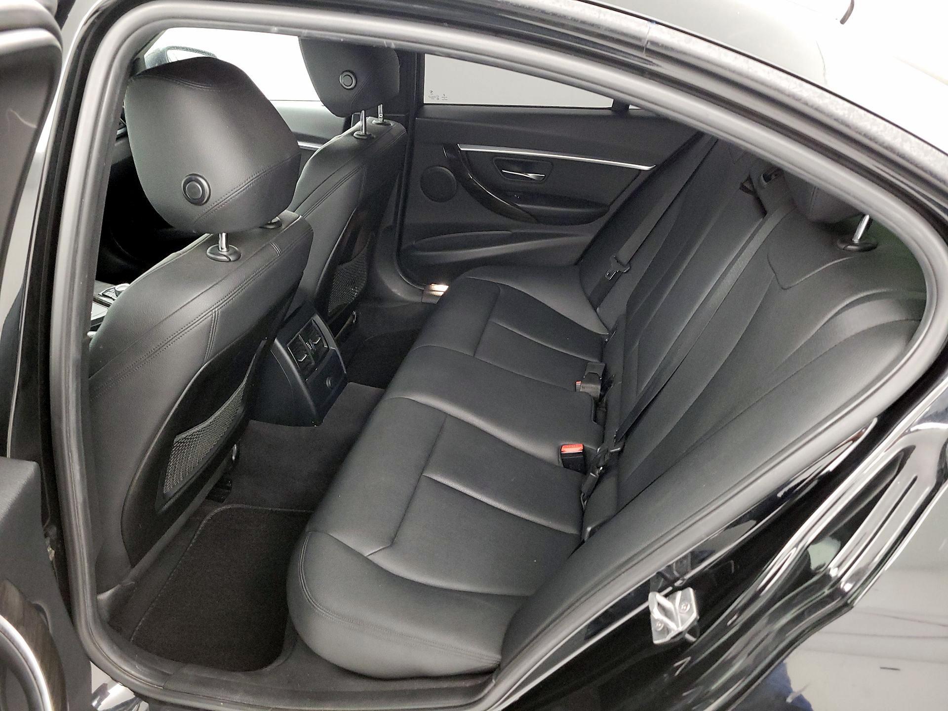 Thumbnail: 2016 BMW 3 Series - 19