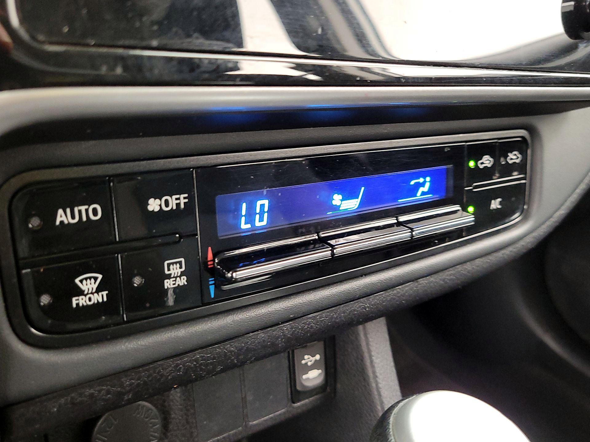 Thumbnail: 2019 Toyota Corolla - 16