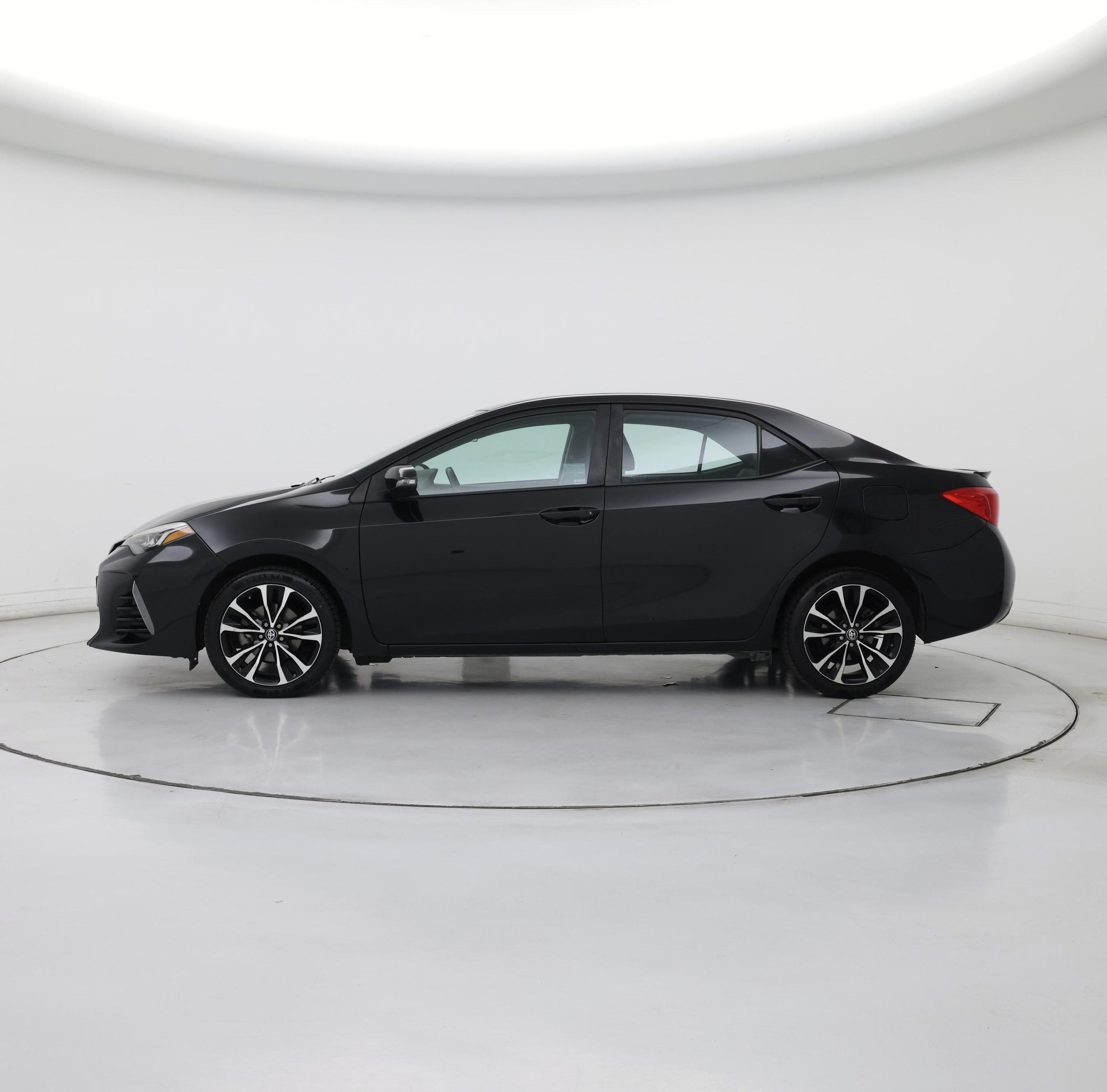 Thumbnail: 2018 Toyota Corolla - 3