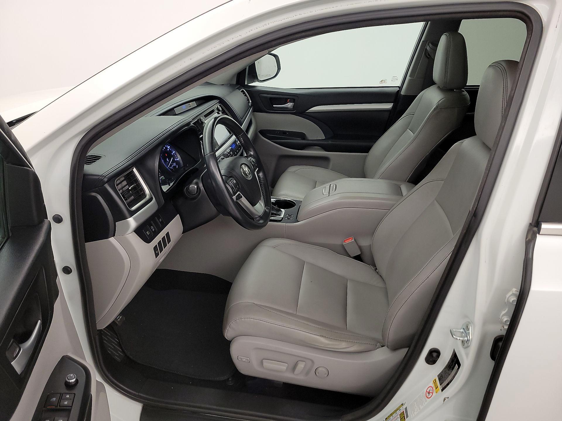 Thumbnail: 2018 Toyota Highlander - 11