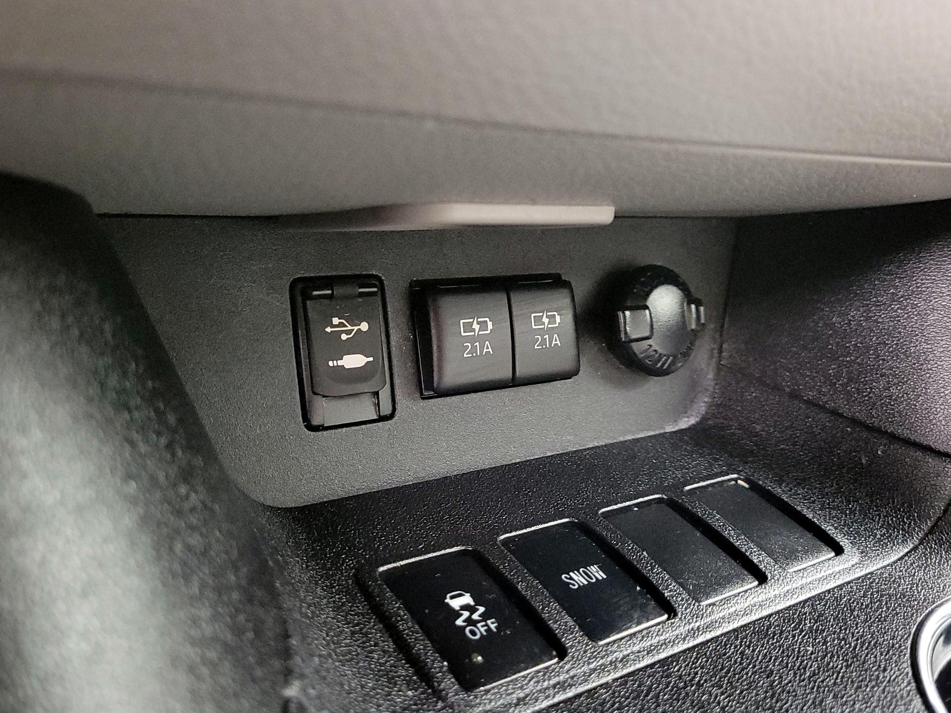 Thumbnail: 2018 Toyota Highlander - 18