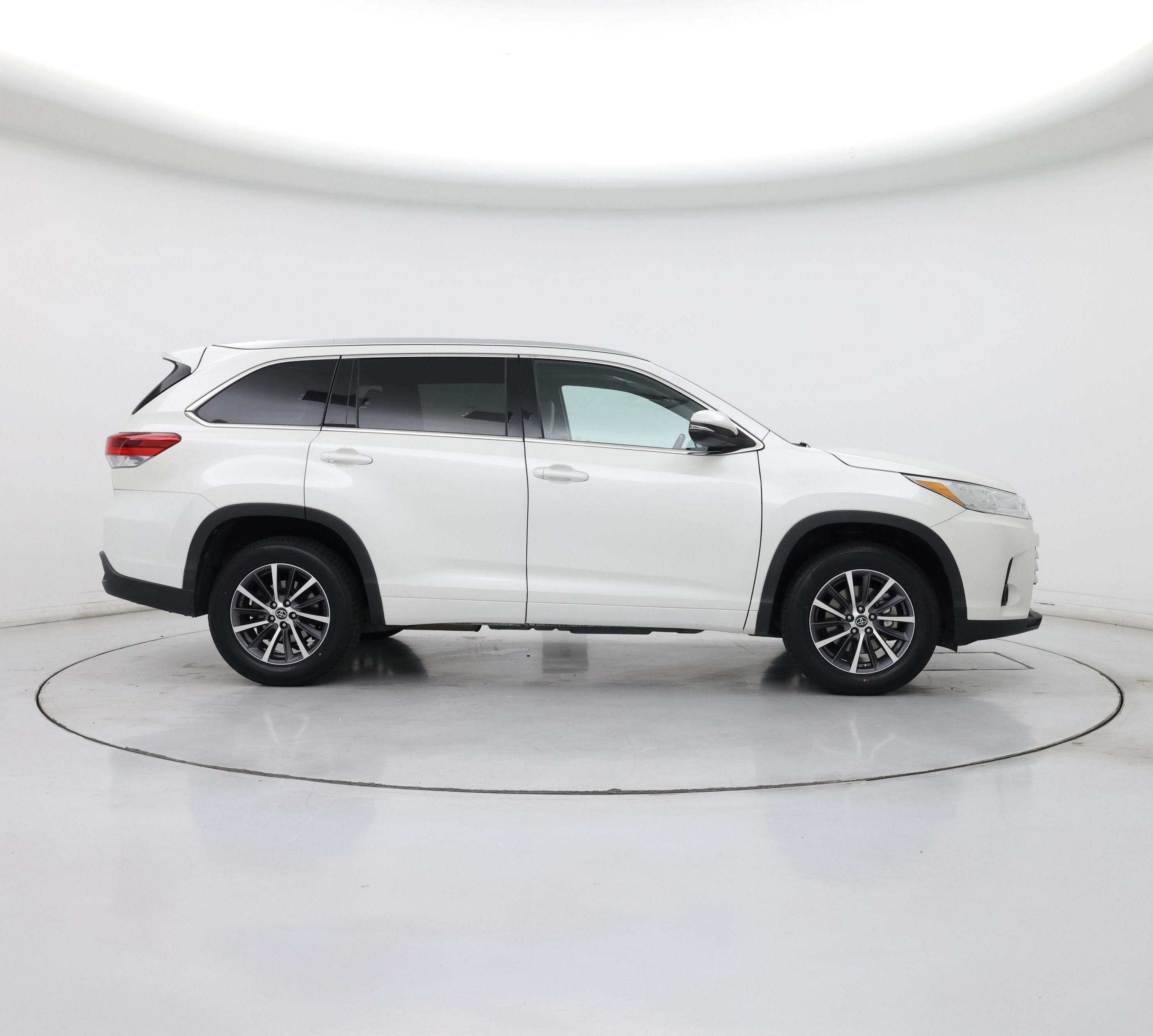 Thumbnail: 2018 Toyota Highlander - 7