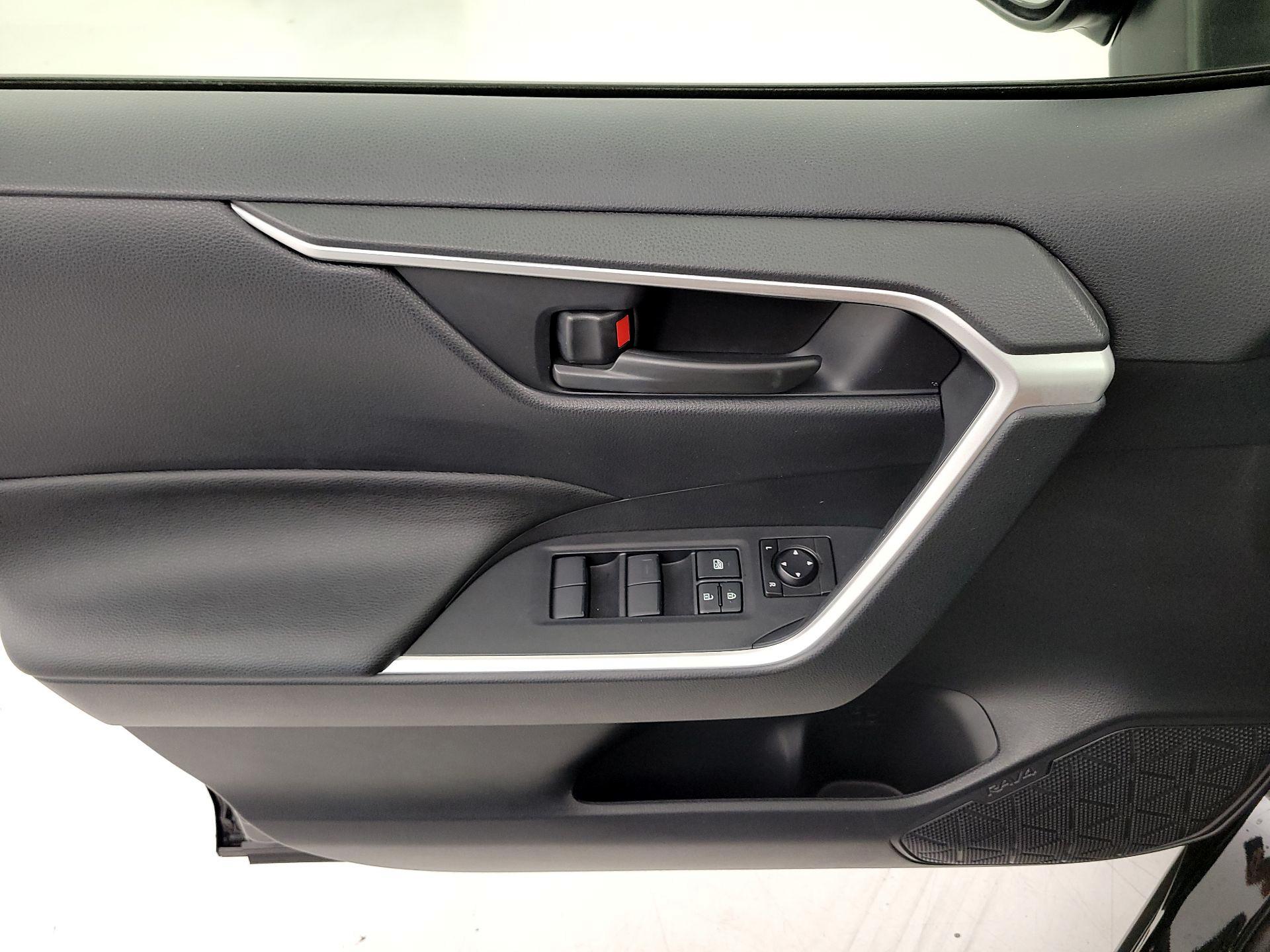 Thumbnail: 2024 Toyota RAV4 - 12
