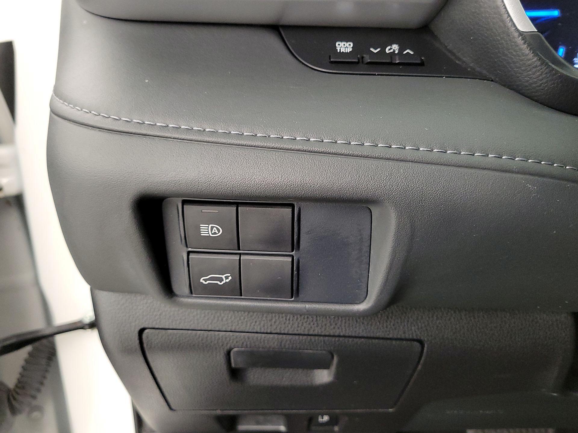 Thumbnail: 2021 Toyota Highlander - 13