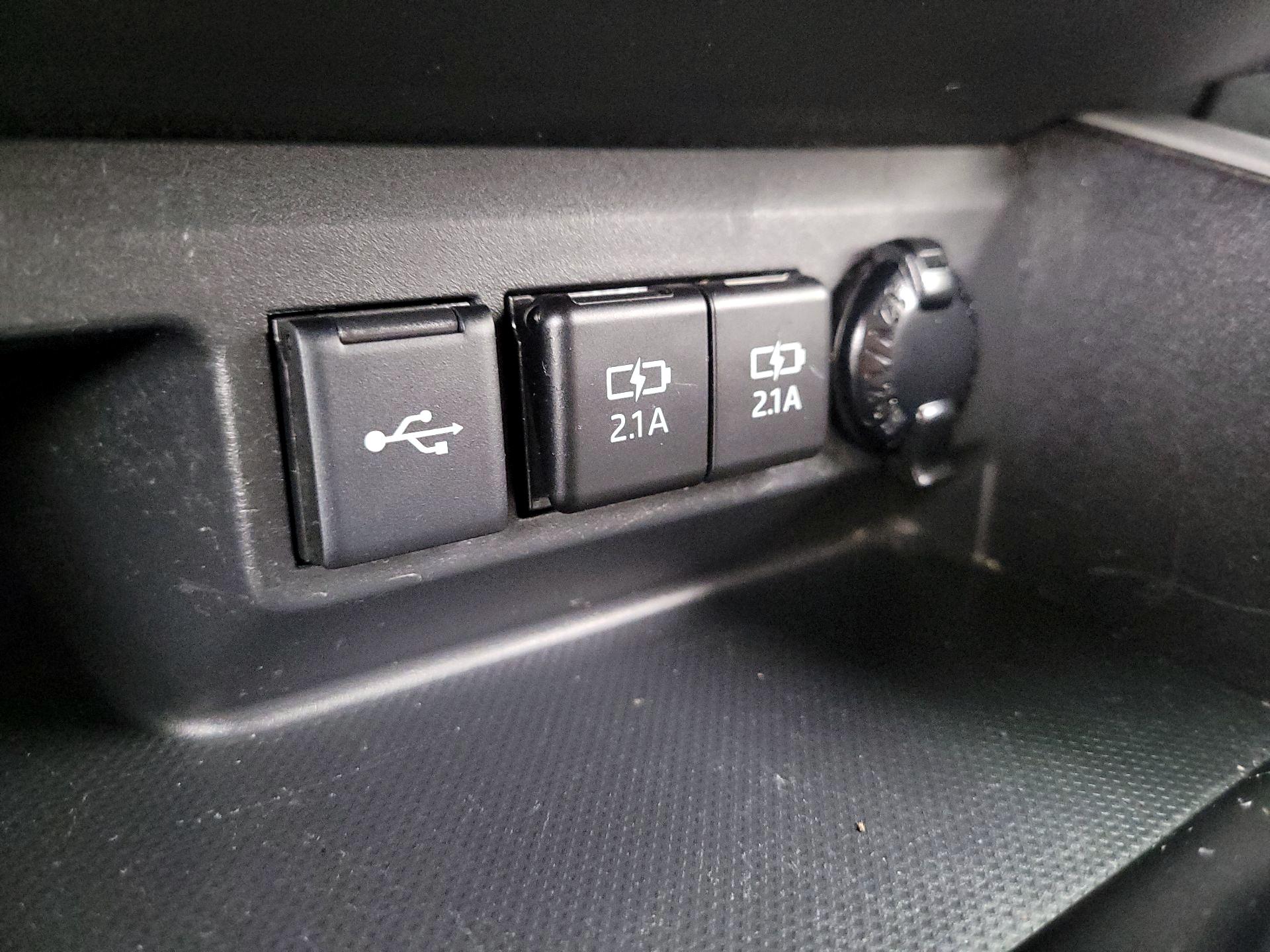Thumbnail: 2021 Toyota Highlander - 18