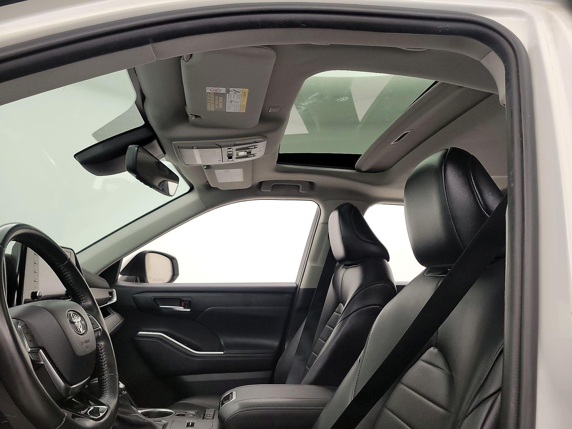 Thumbnail: 2021 Toyota Highlander - 19