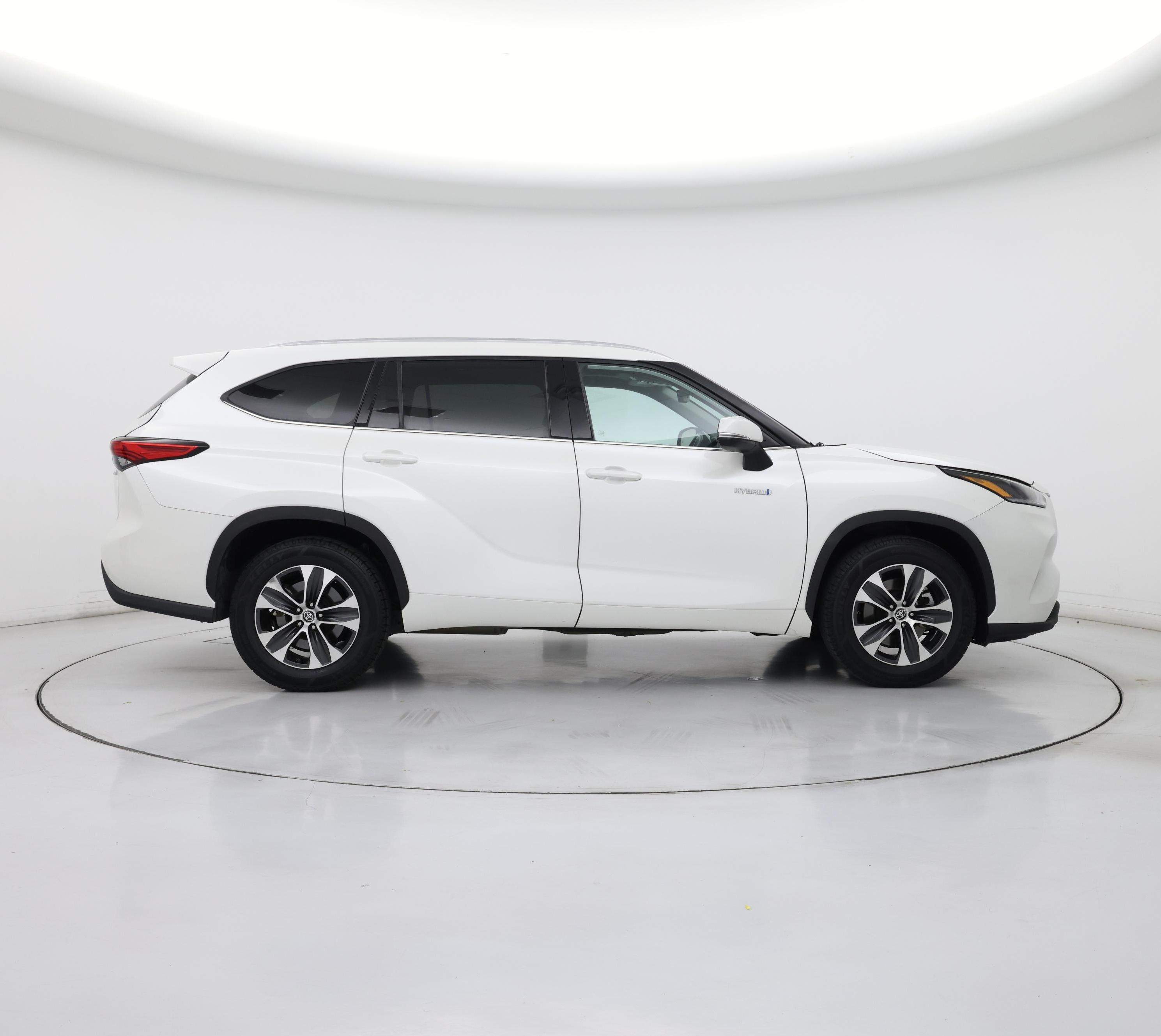 Thumbnail: 2021 Toyota Highlander - 7