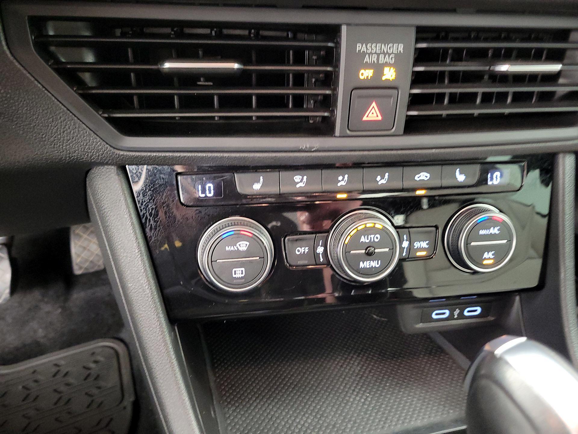 Thumbnail: 2020 Volkswagen Jetta - 16