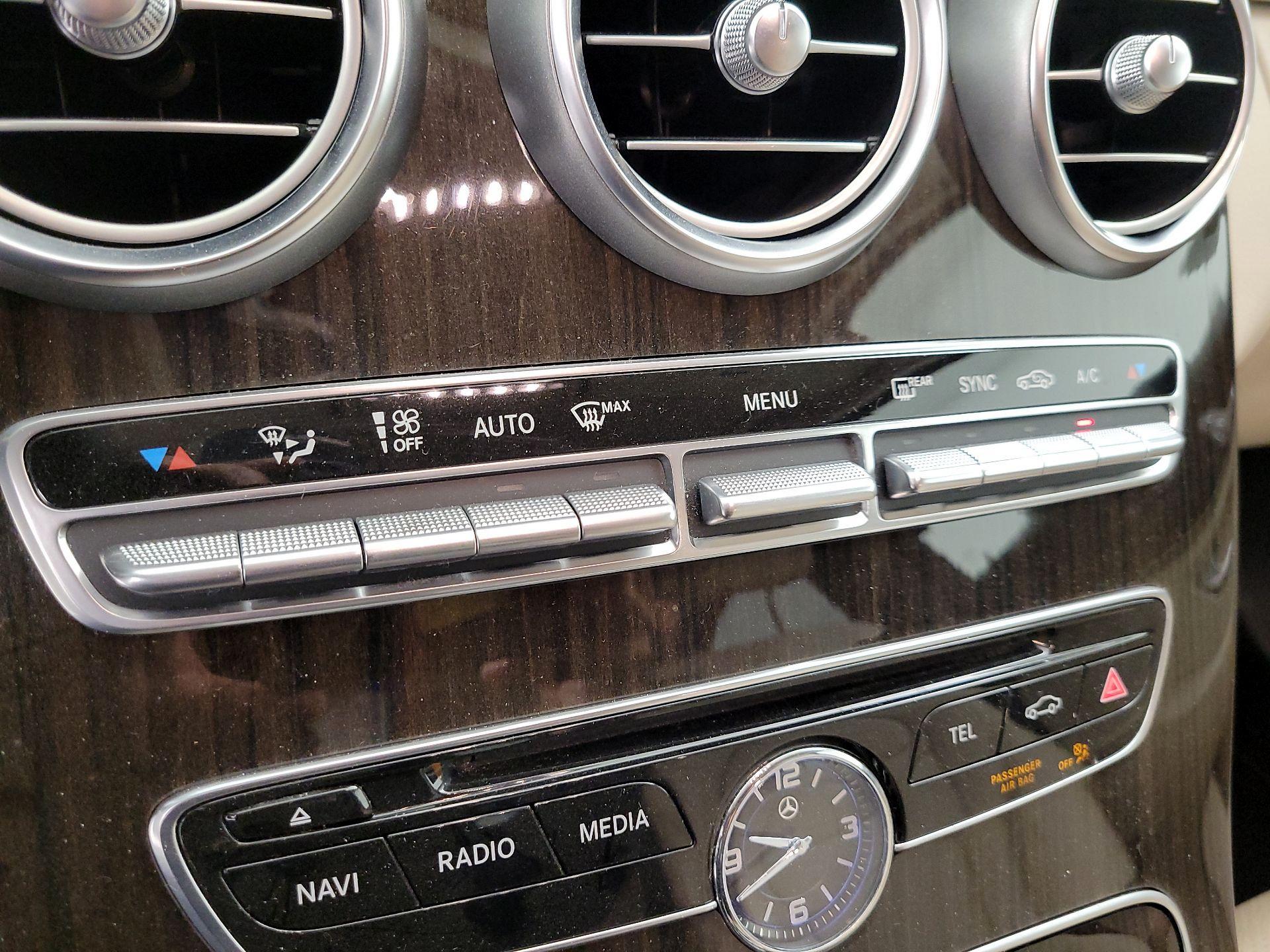 Thumbnail: 2015 Mercedes-Benz C-Class - 17