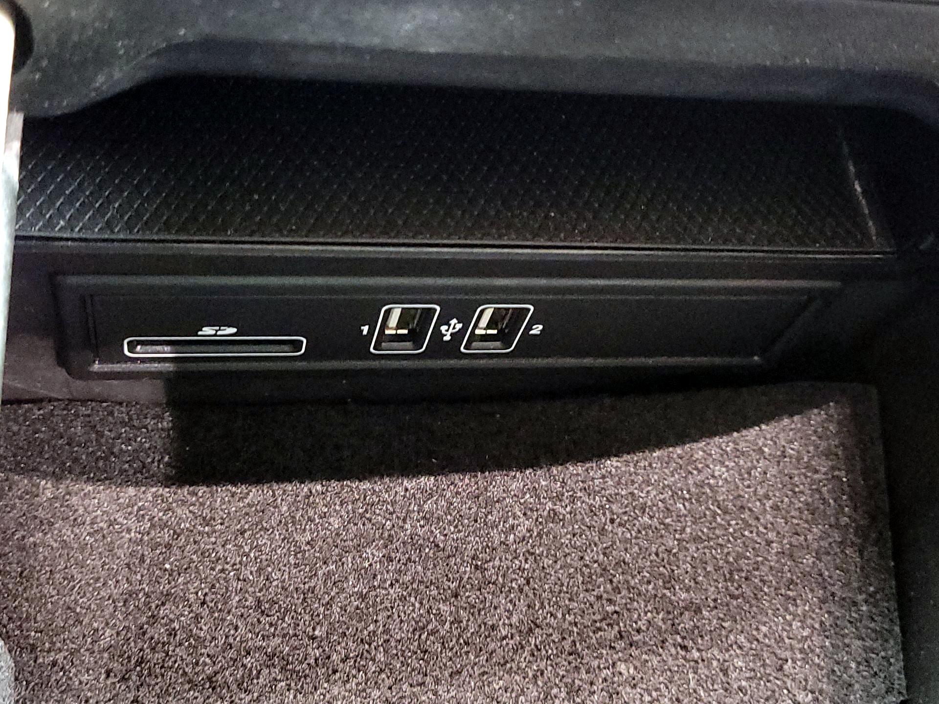 Thumbnail: 2015 Mercedes-Benz C-Class - 19