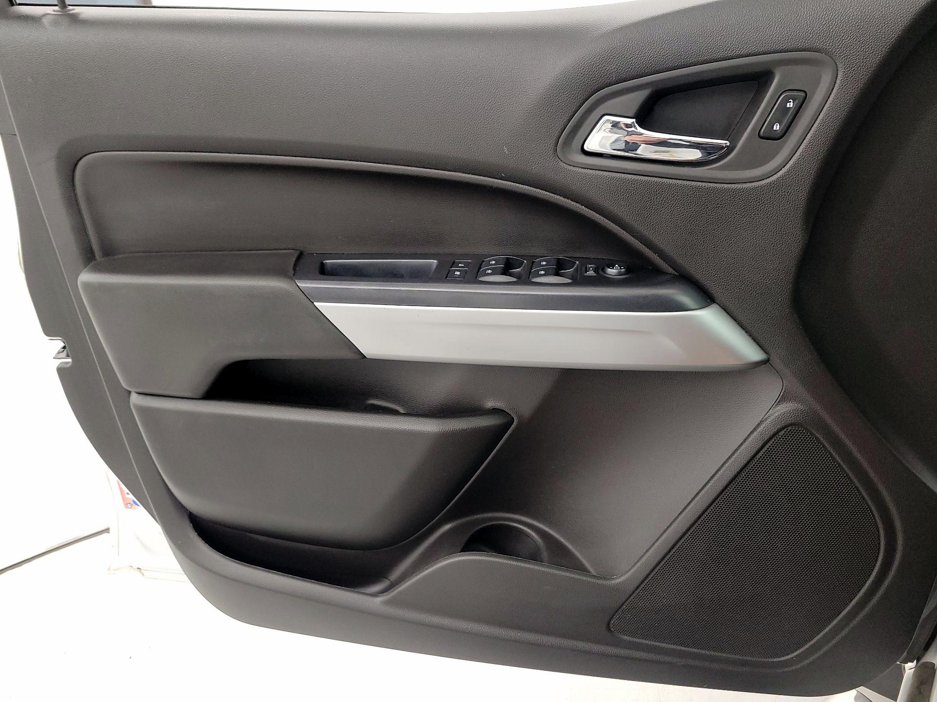 Thumbnail: 2016 Chevrolet Colorado - 12