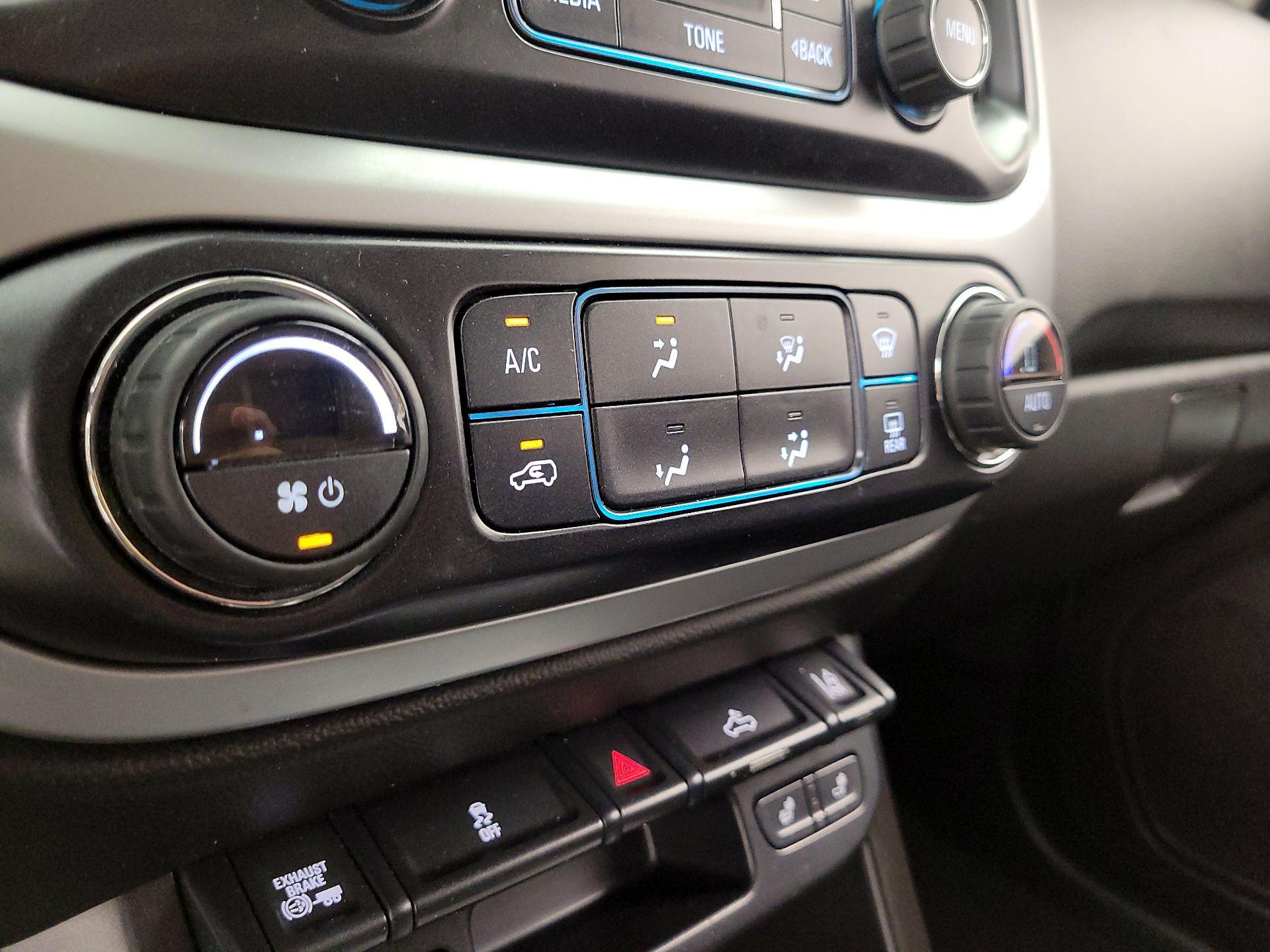 Thumbnail: 2016 Chevrolet Colorado - 17