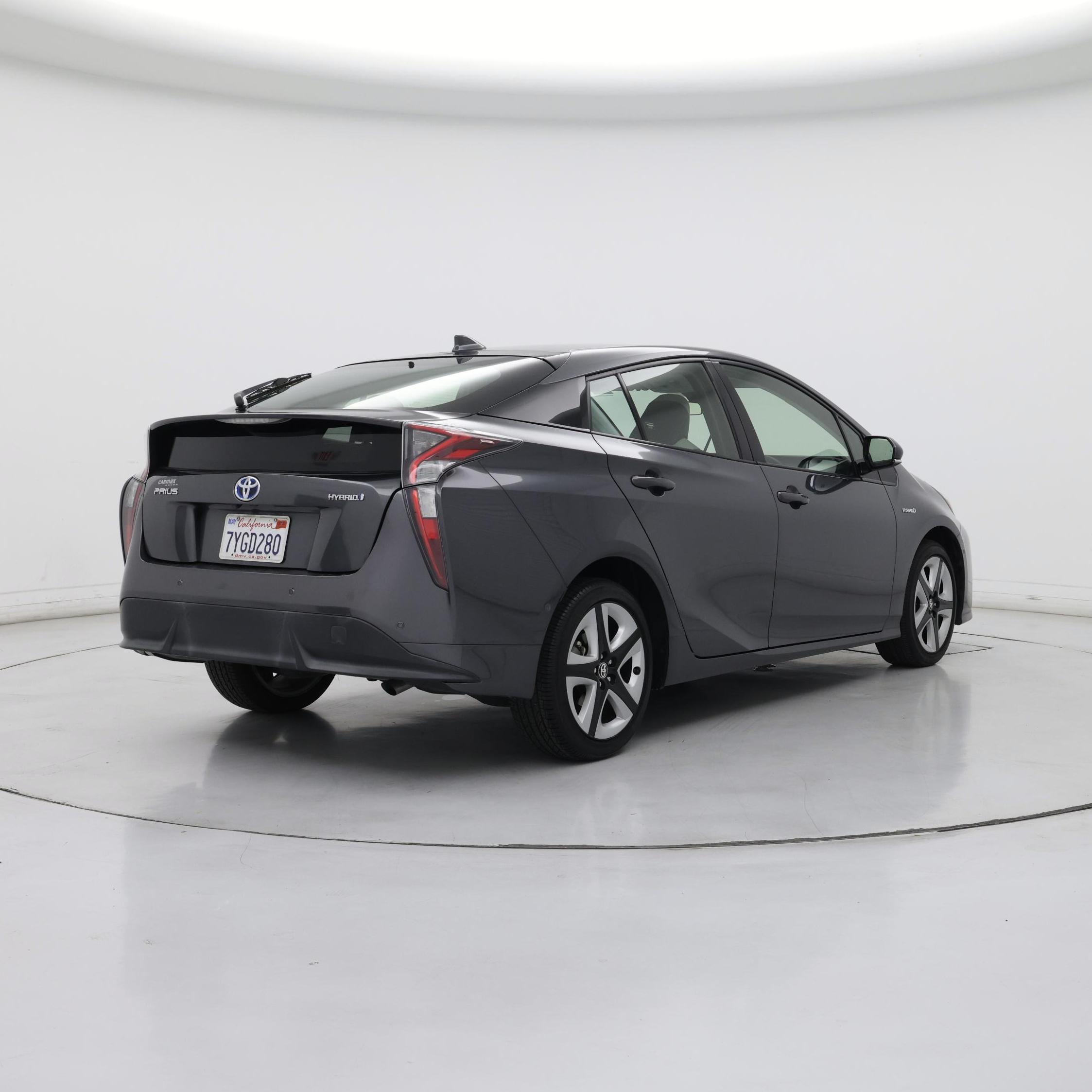 Thumbnail: 2017 Toyota Prius - 8